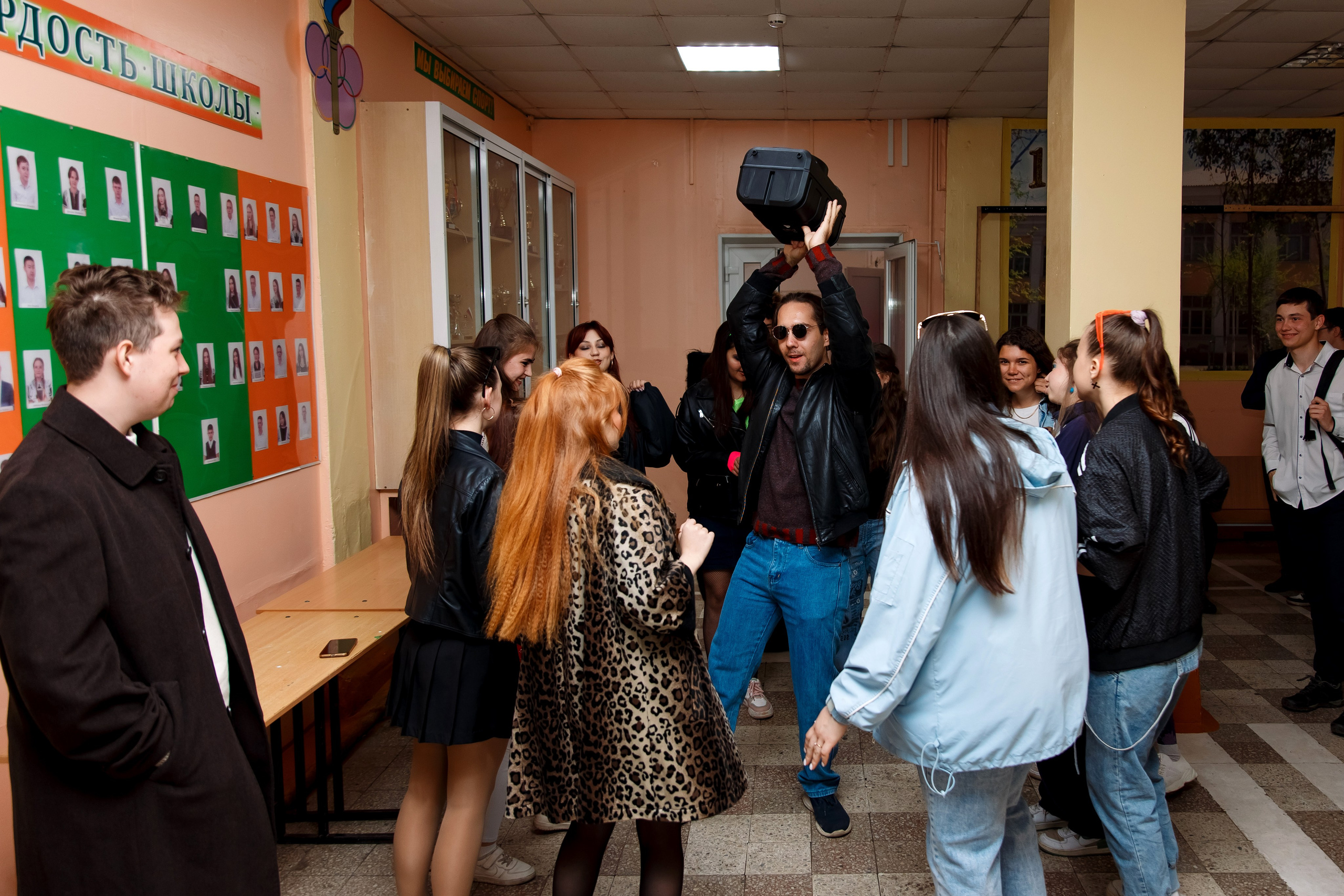 11 класс день не послушания в школе. Фотограф Любовь Корниенко, Примоский край