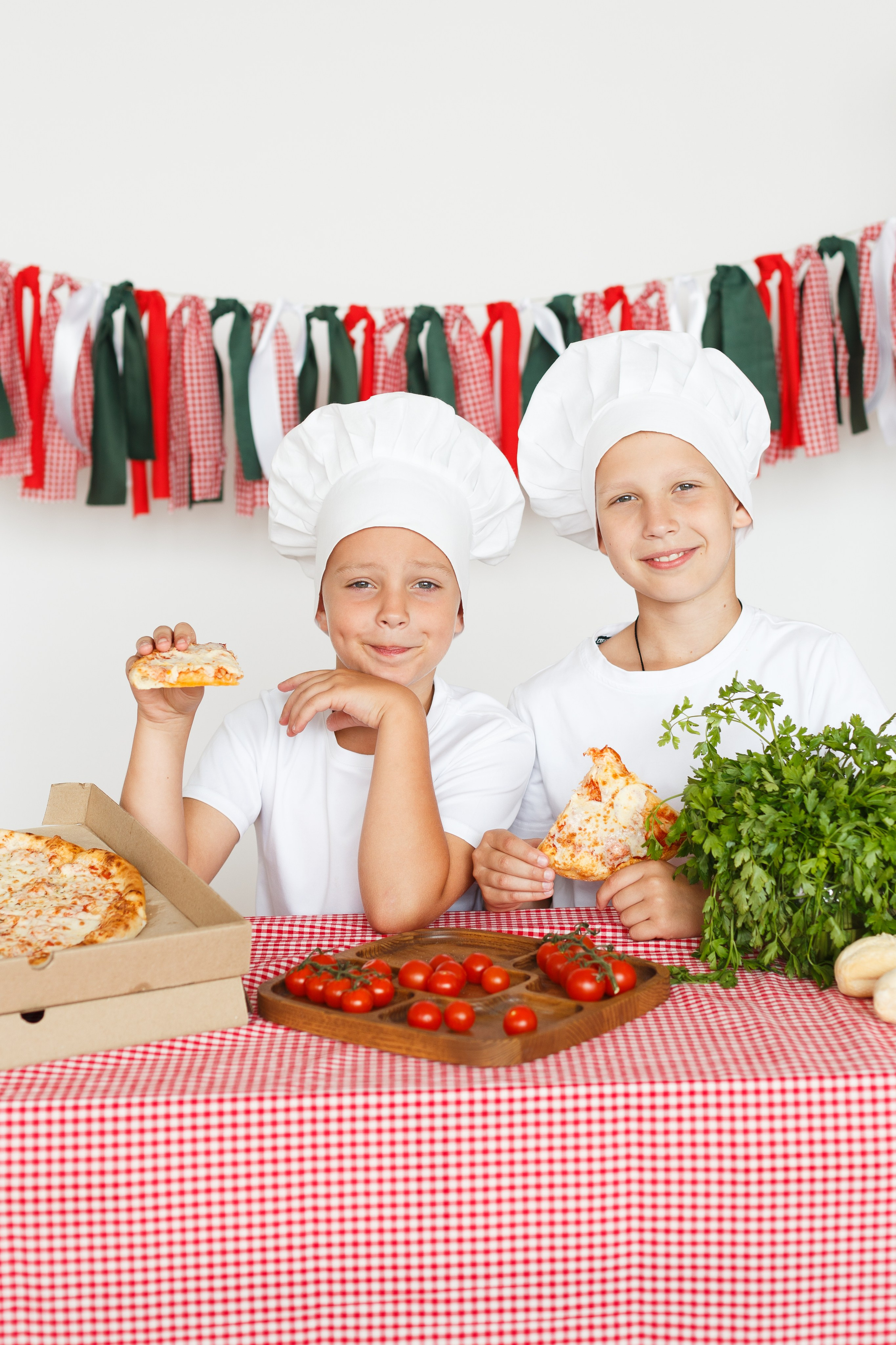 Детская фотосессия с пиццей