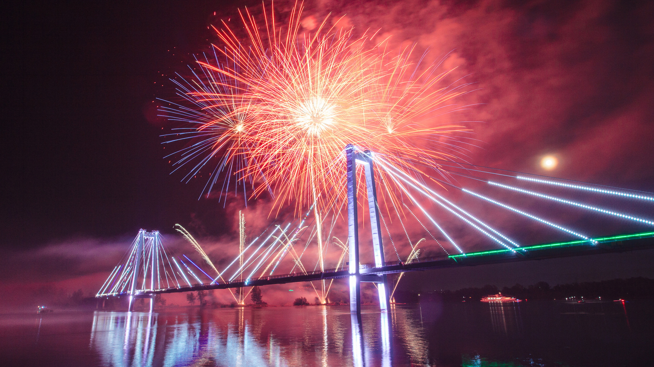 Репортажный фотограф Красноярск Алекс Чампакхам