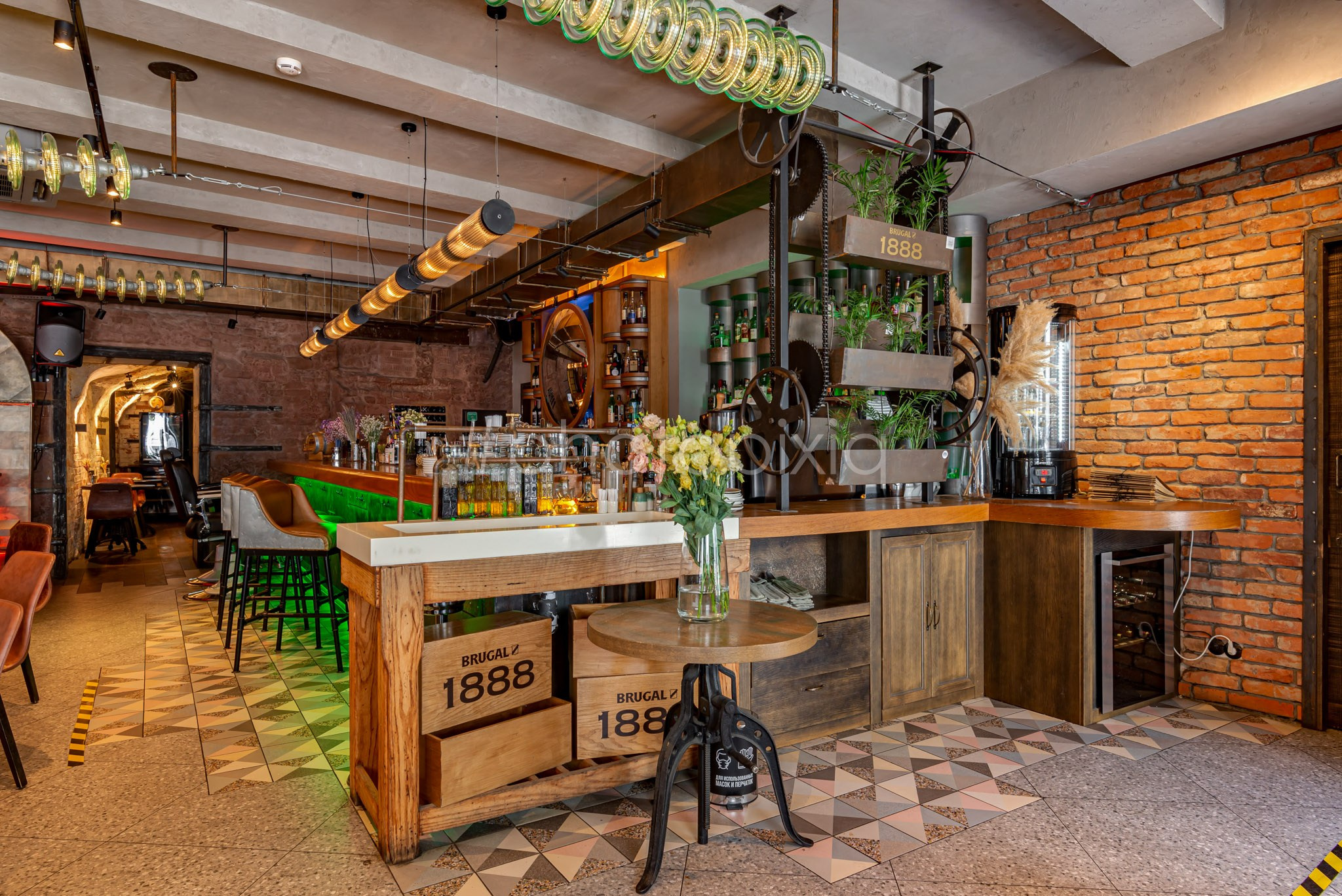 Интерьерная съёмка бара Masters & Margaritas на Пятницкой. Интерьерная съёмка и виртуальные туры — Интерьерный фотограф Кузнецов Сергей (photopixiq)