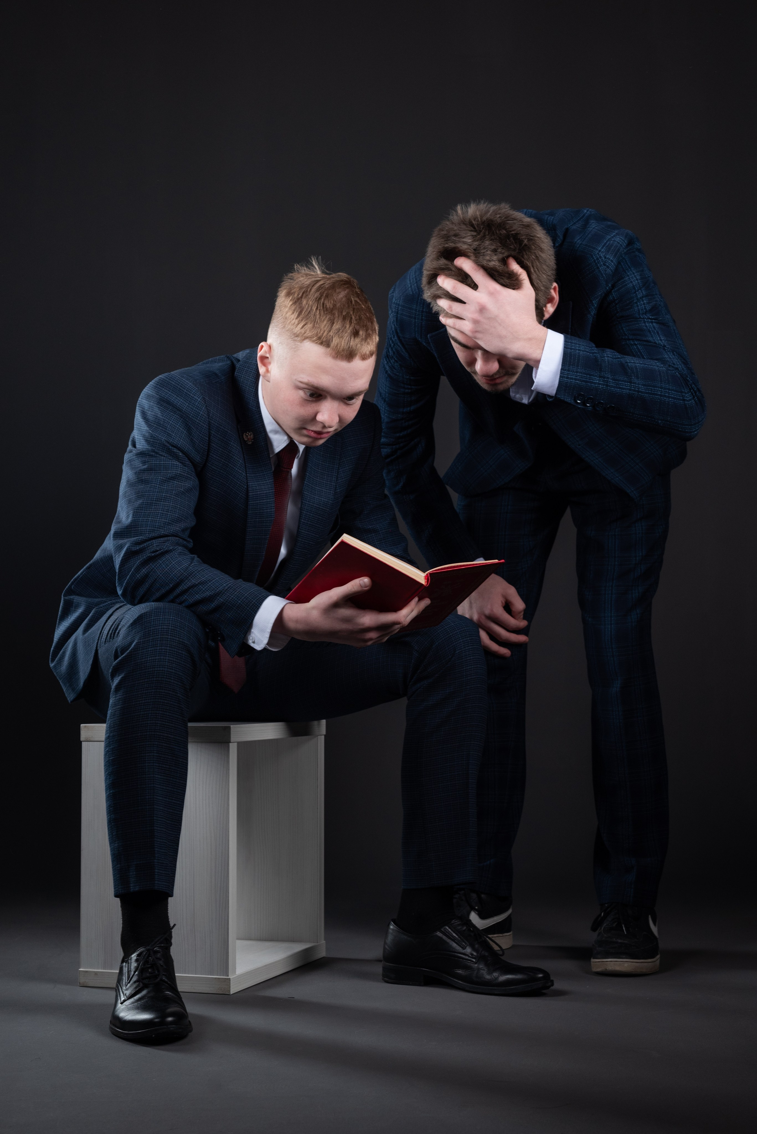 Выпускные альбомы для старшеклассников. Фотовидео.рус