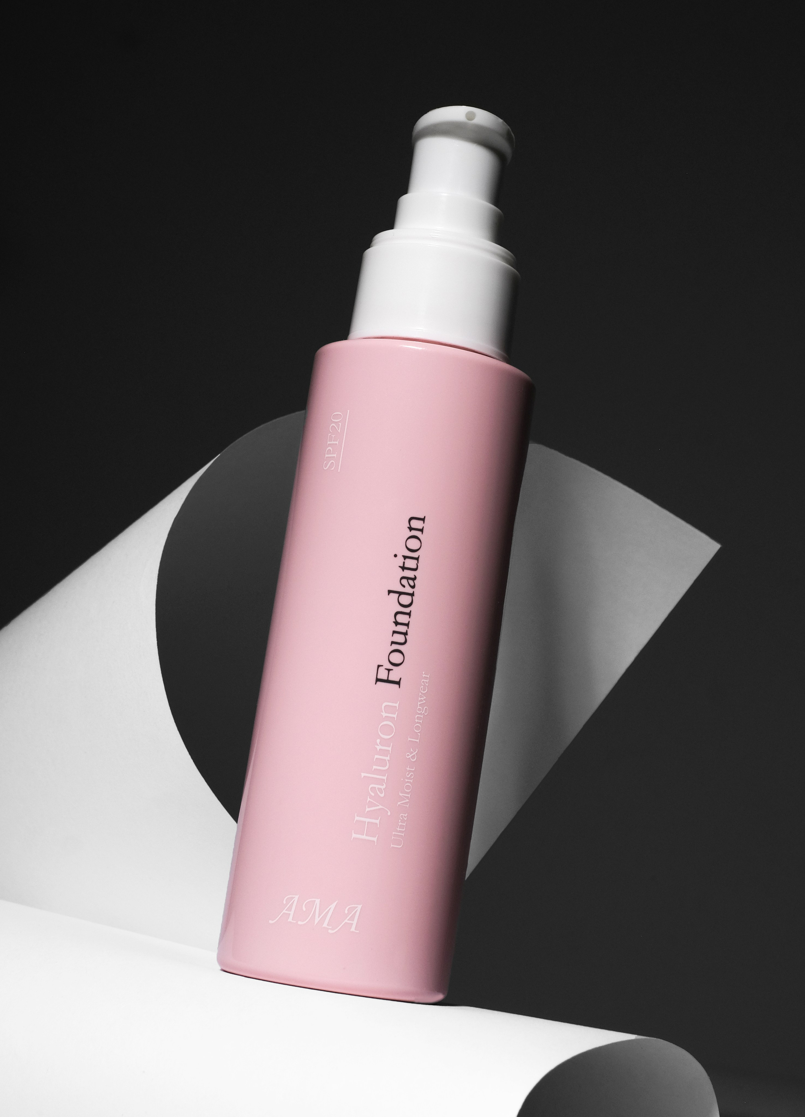 Имиджевое фото тонального крема 