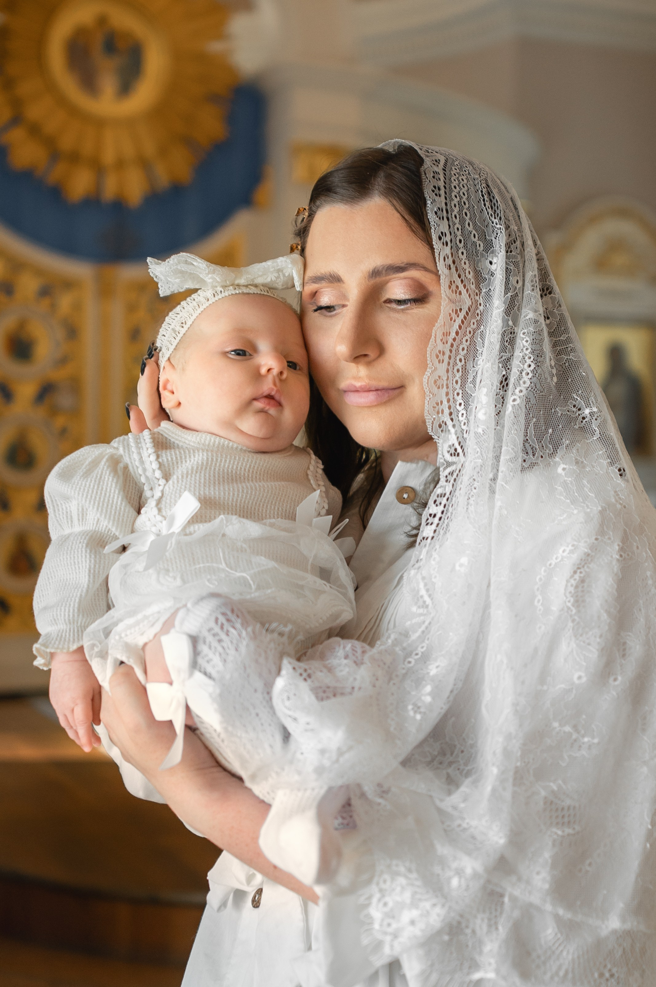 Крещение в Надвратном храме Александро-Невской лавры. Фотограф на крещение и венчание, семейный фотограф в Санкт-Петербурге