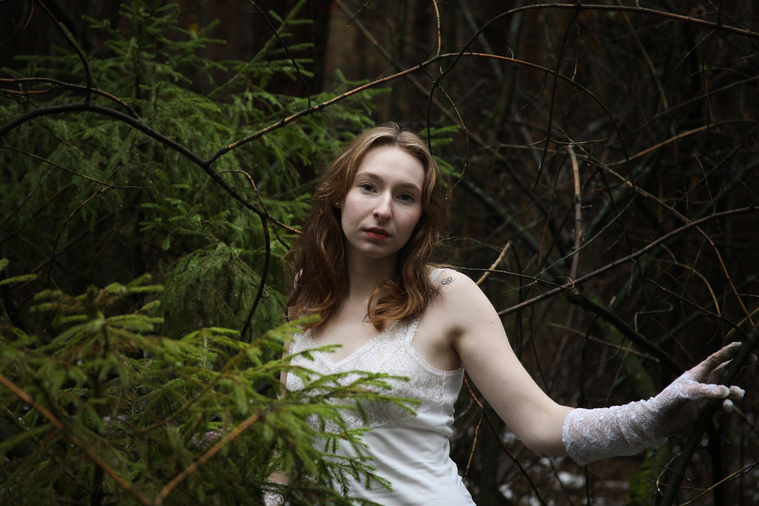 Полина на снегу босиком. Фотограф Пермь. Фотосессия в фотостудии Перми и на свежем воздухе