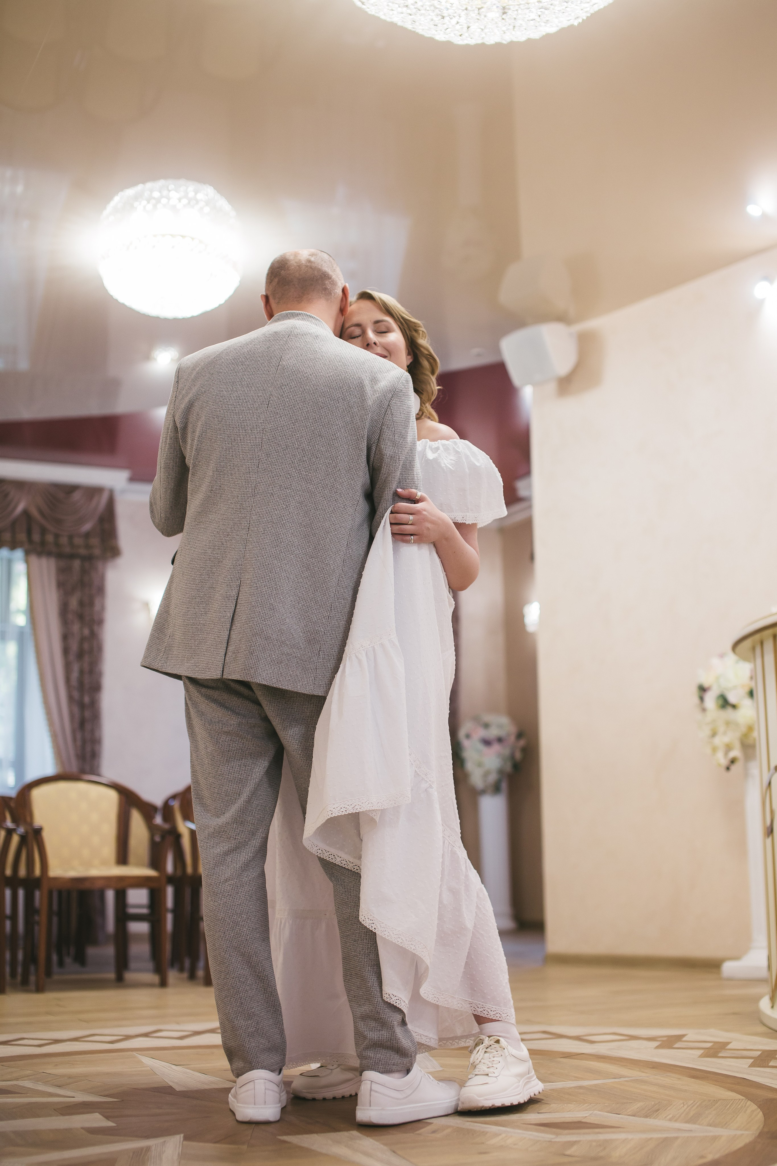 Свадебная прогулка с регистрацией. Семейный и художественный фотограф в Тюмени Юлия Логинова