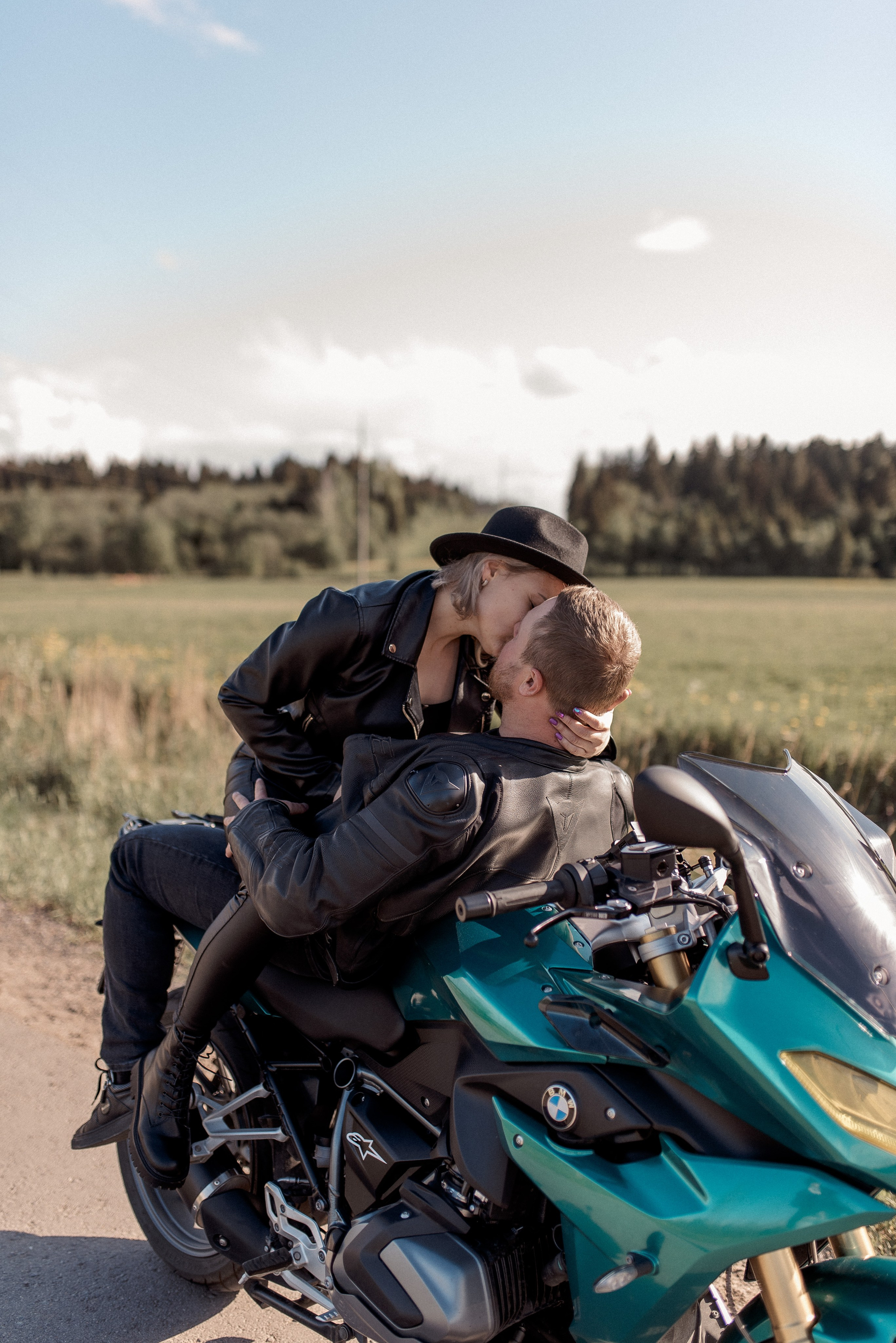 Марина и Женя. Мотоцикл. Lovestory. Семейный фотограф в Москве Екатерина Север
