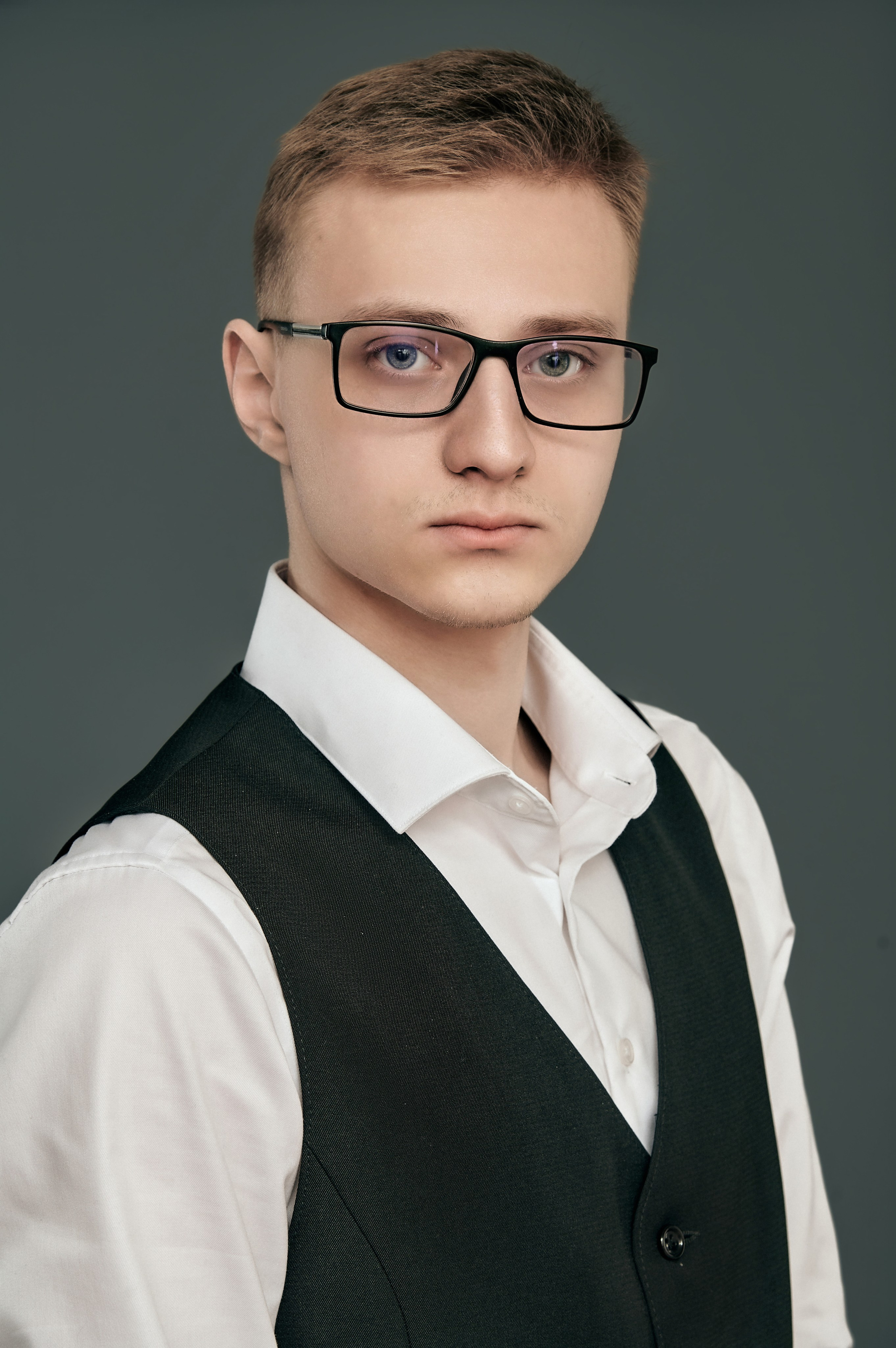 Оффлайн курс в студии RoRo по творческой съёмке. Фотограф Яковлев Роман — Красноярск