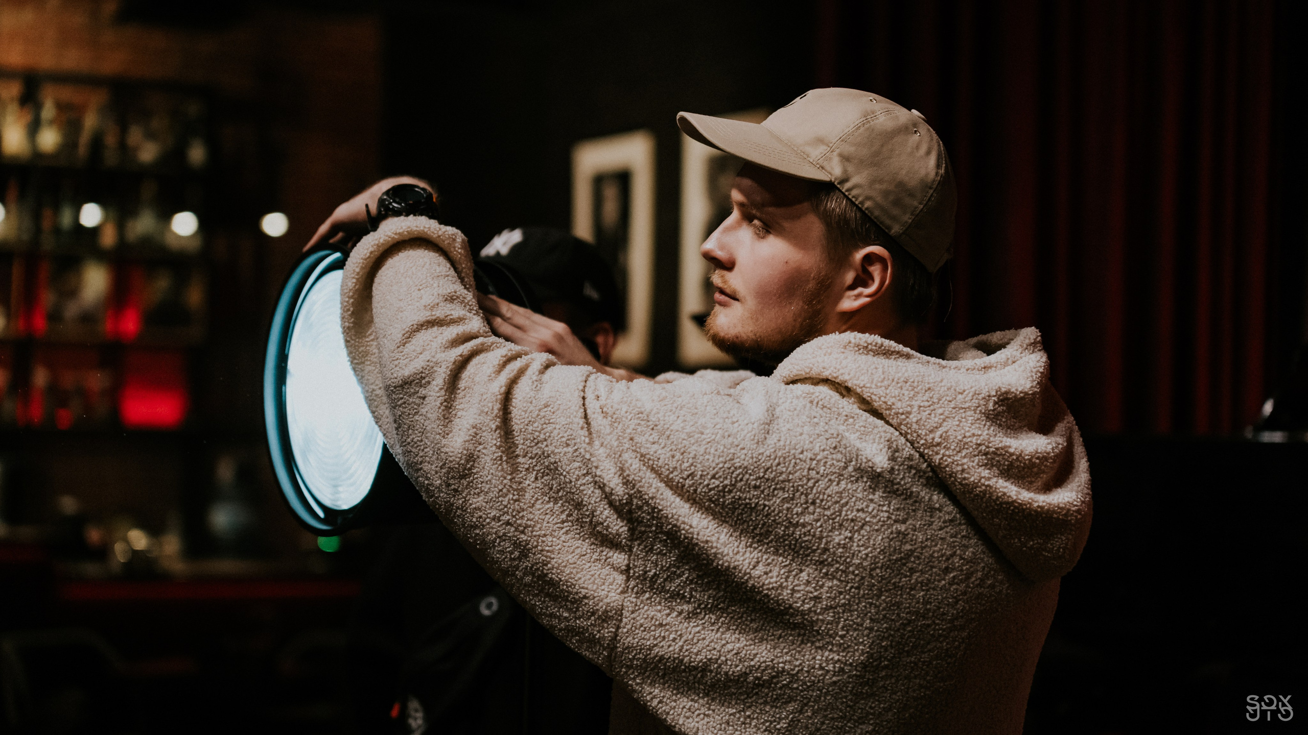 Видеопродакшн BACKED ROLL