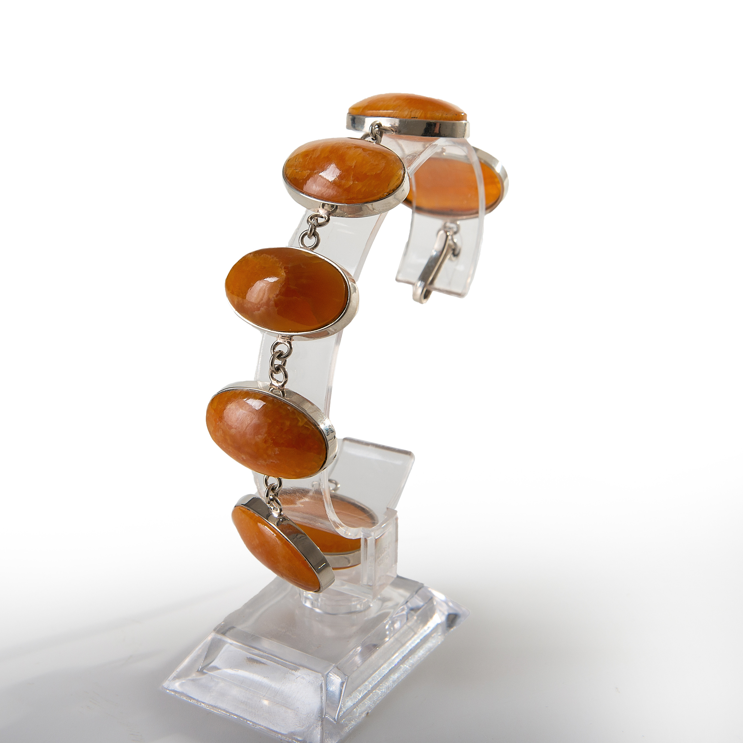 предметная съемка ювелирных изделий в Ульяновске на прозрачном фоне