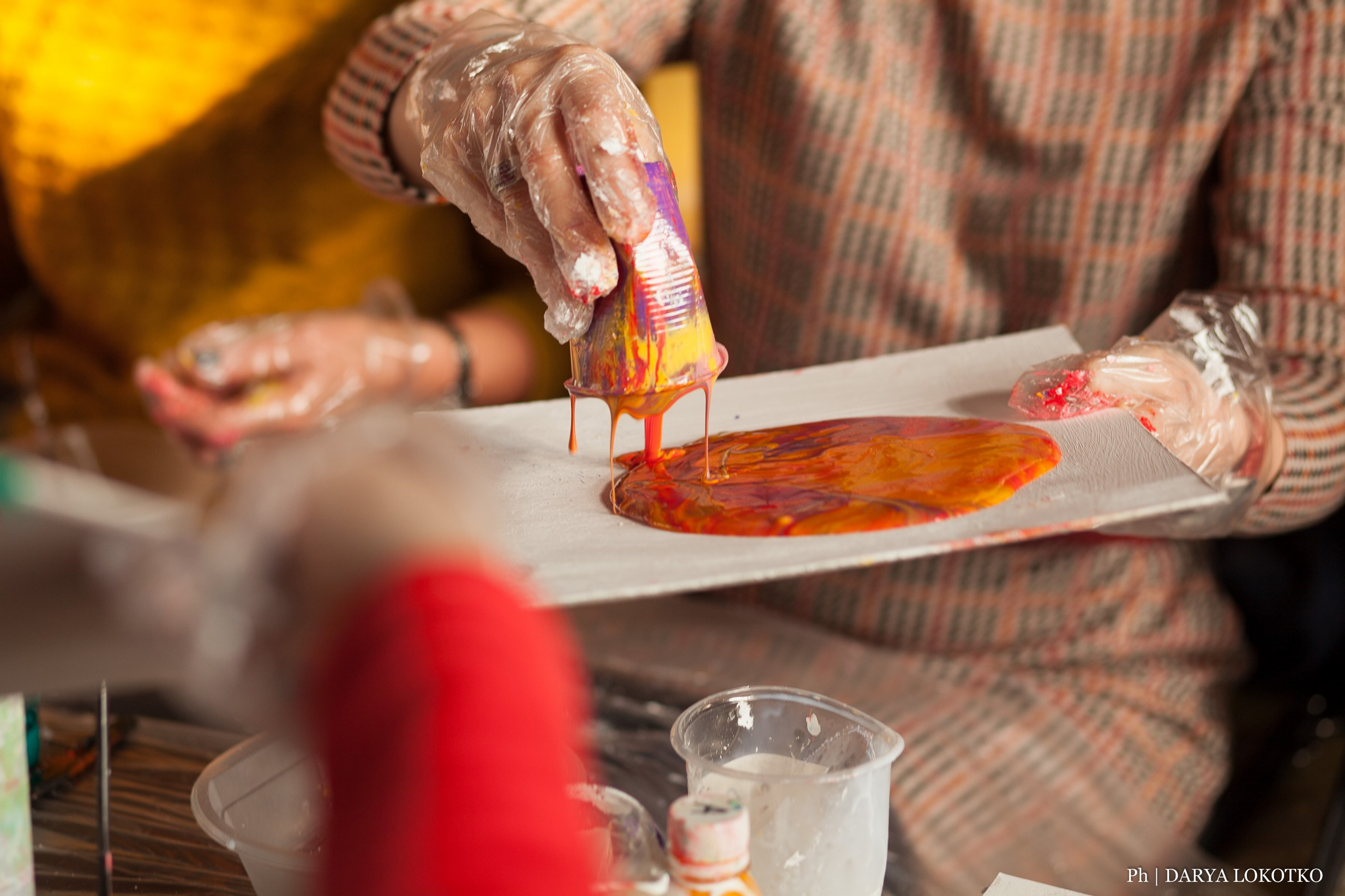 Мастер класс Fluid Art. Фотограф Дарья Локотко в Красноярске