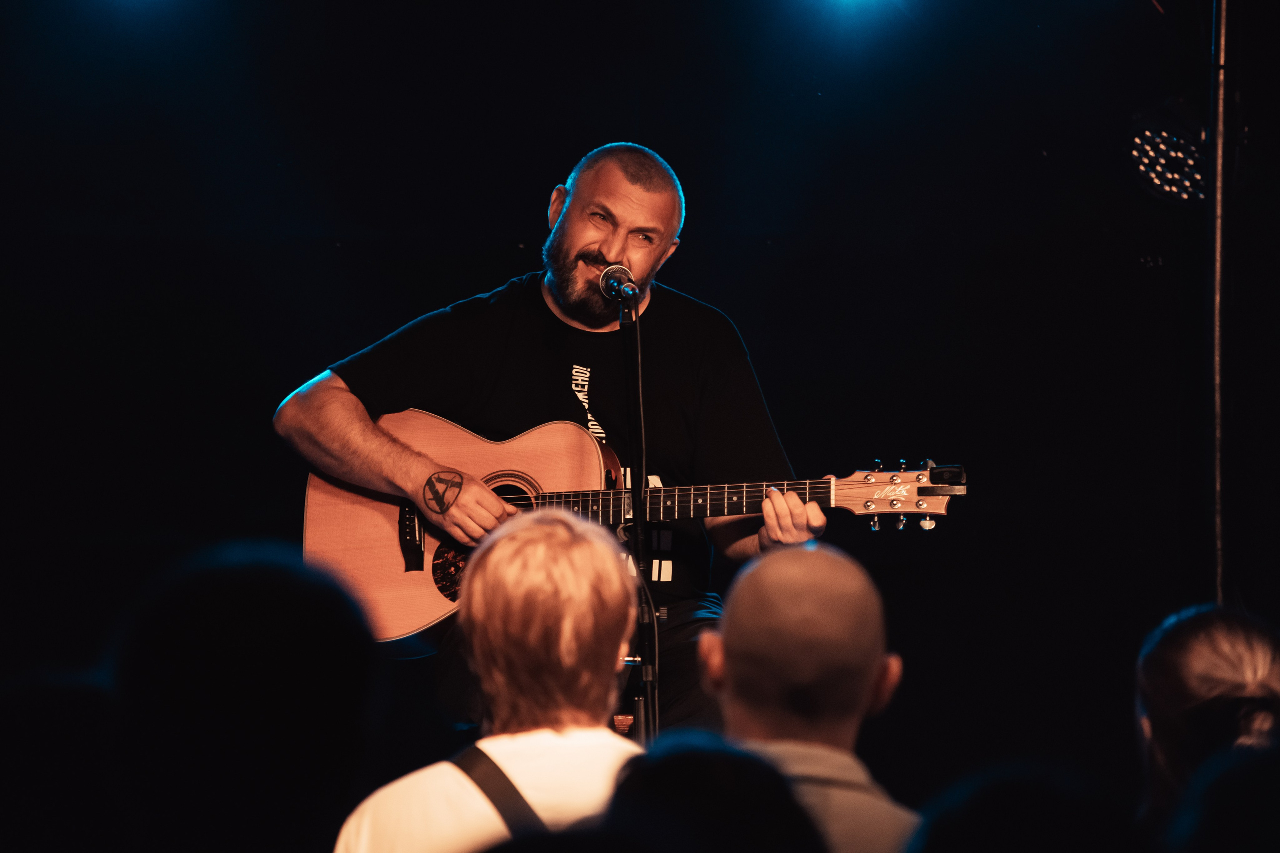 Костя Кулясов. Анимация. Красноярск, 10.06.2025. Бар 64/6. Фотограф Регина Крикунова г. Красноярск