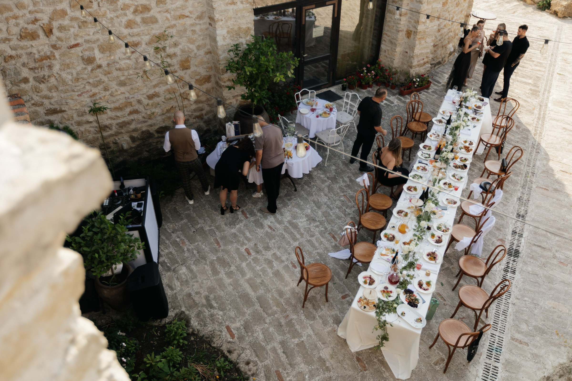 Атмосферная свадьба в Шато Андре. Архитектурный и интерьерный фотограф в Краснодаре | Дмитрий Демской
