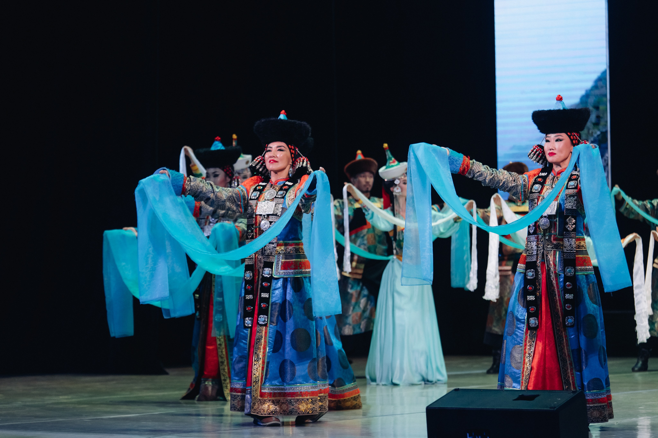 Лучший учитель родного языка и литературы 2025. Свадебный и семейный фотограф в Улан-Удэ