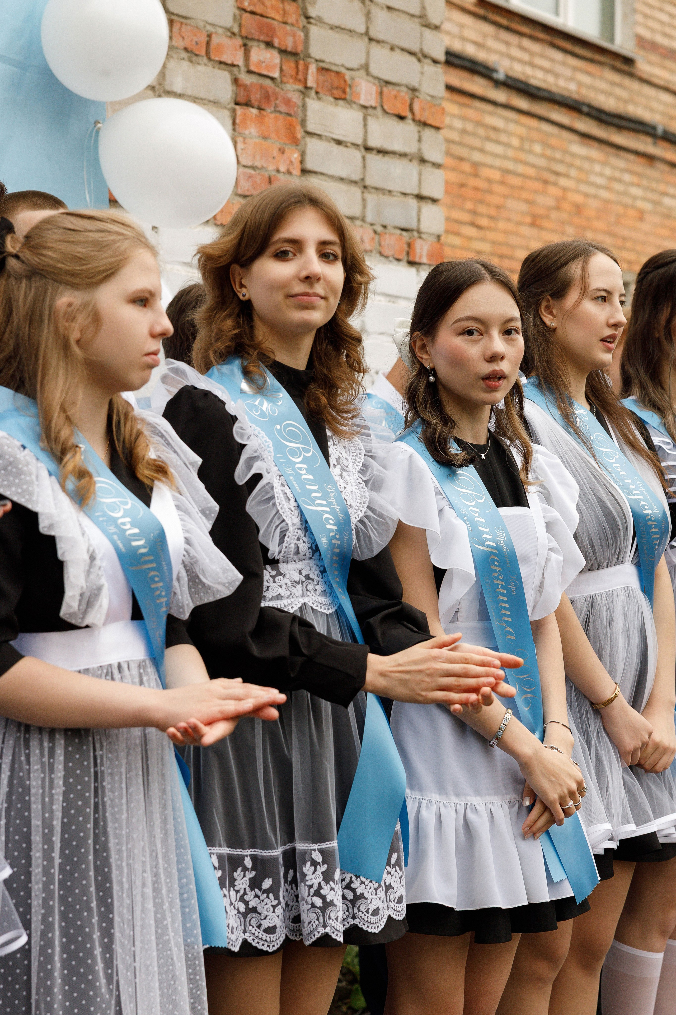 Последний звонок Гимназия Артем. Photoalbum-vl.ru