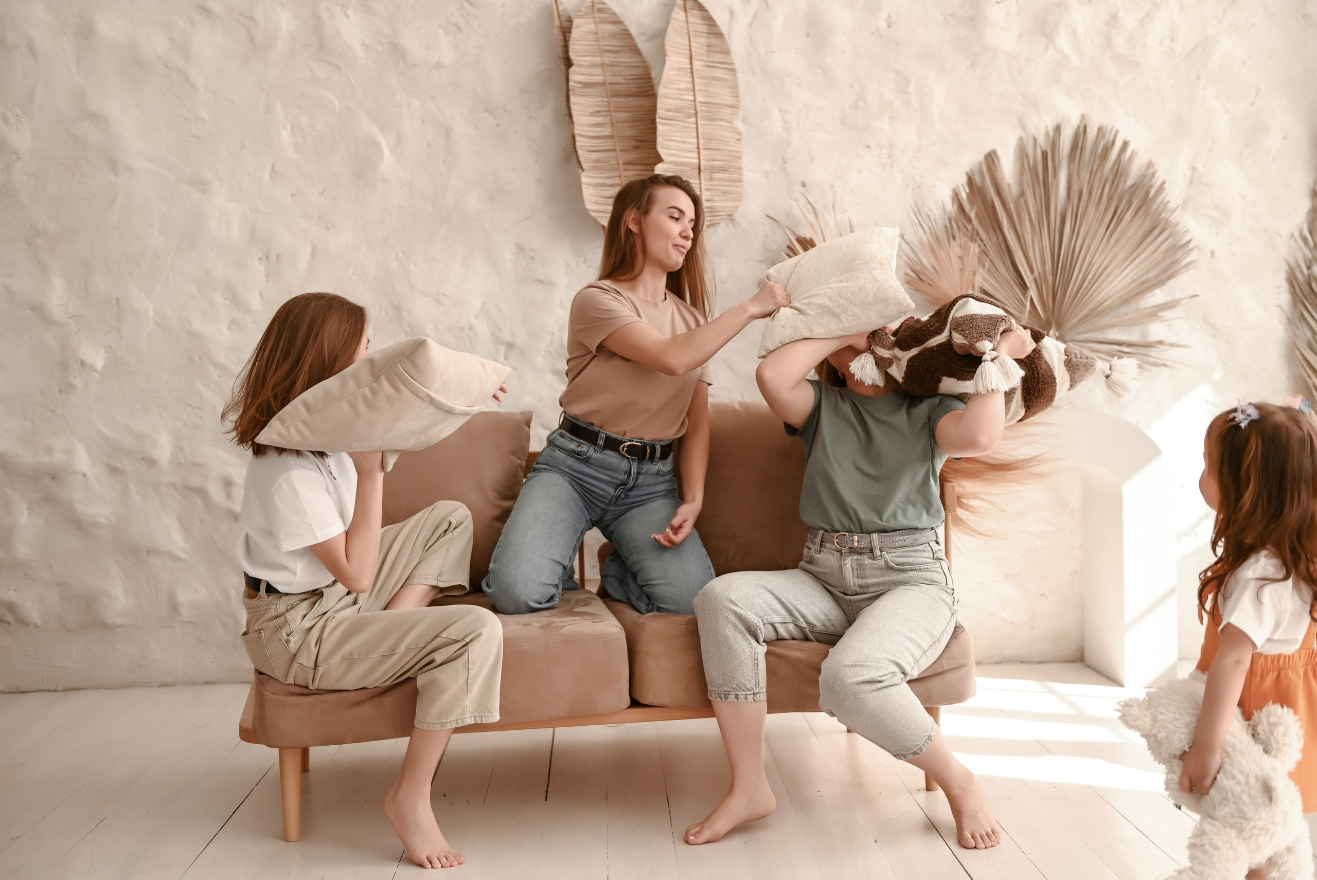 Семейная студийная  фотосессия 2. Свадебный, семейный, детский, контент фотограф в Омске Максим Ильин