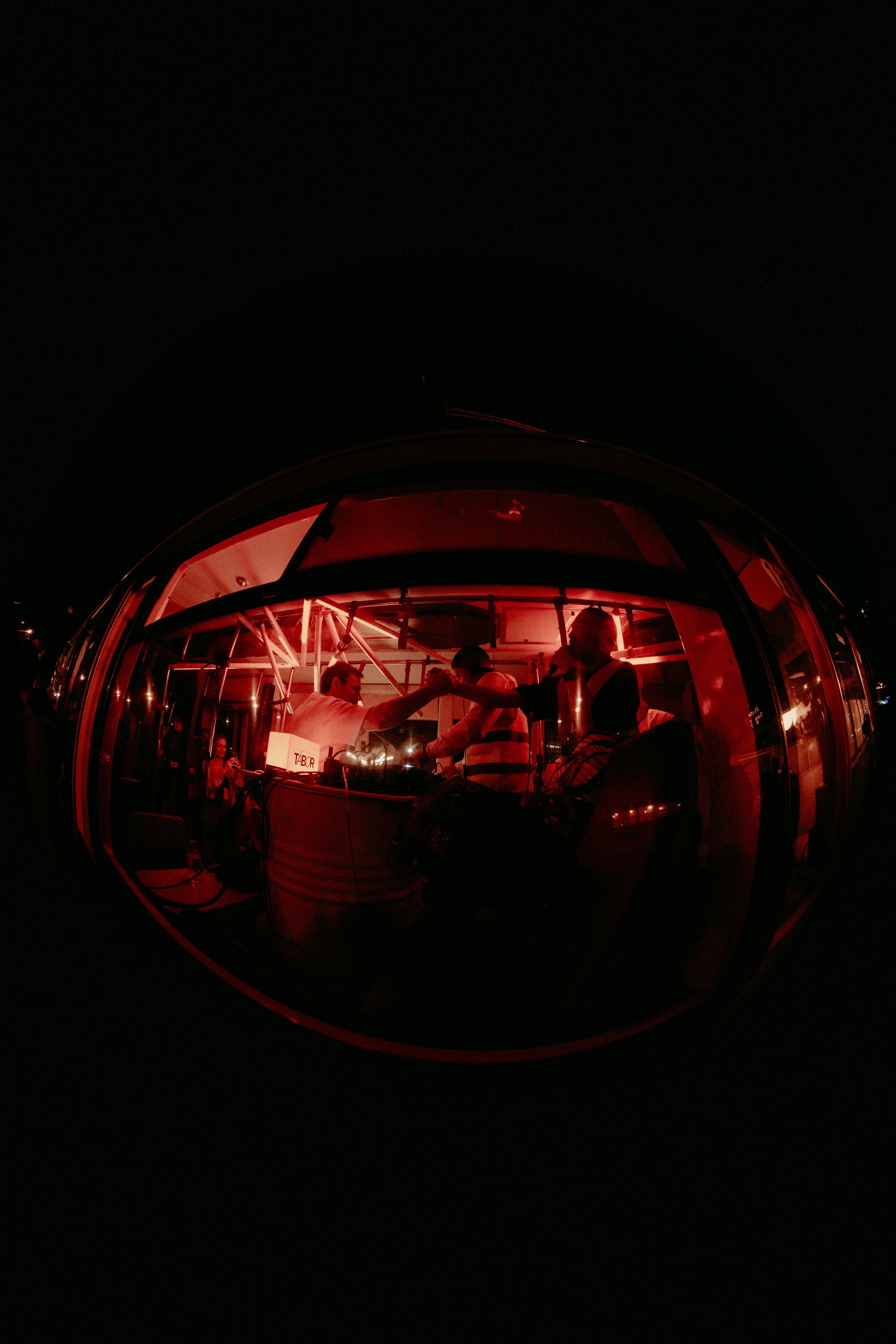 Вечеринка в трамвае / 2024. Саша Копылов, фотограф в Казани