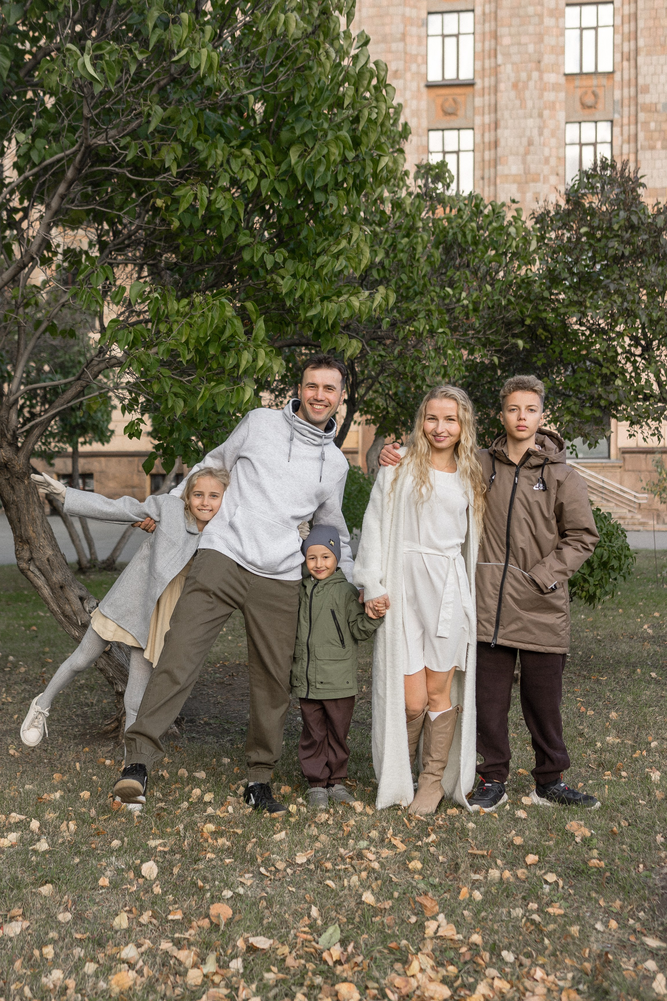 Артур, Наталья, Амин, Ева, Эмин. Прогулка дружной семьи. Эстетичная фото- и видеосъёмка Ирина Арсентьева. Челябинск и весь мир