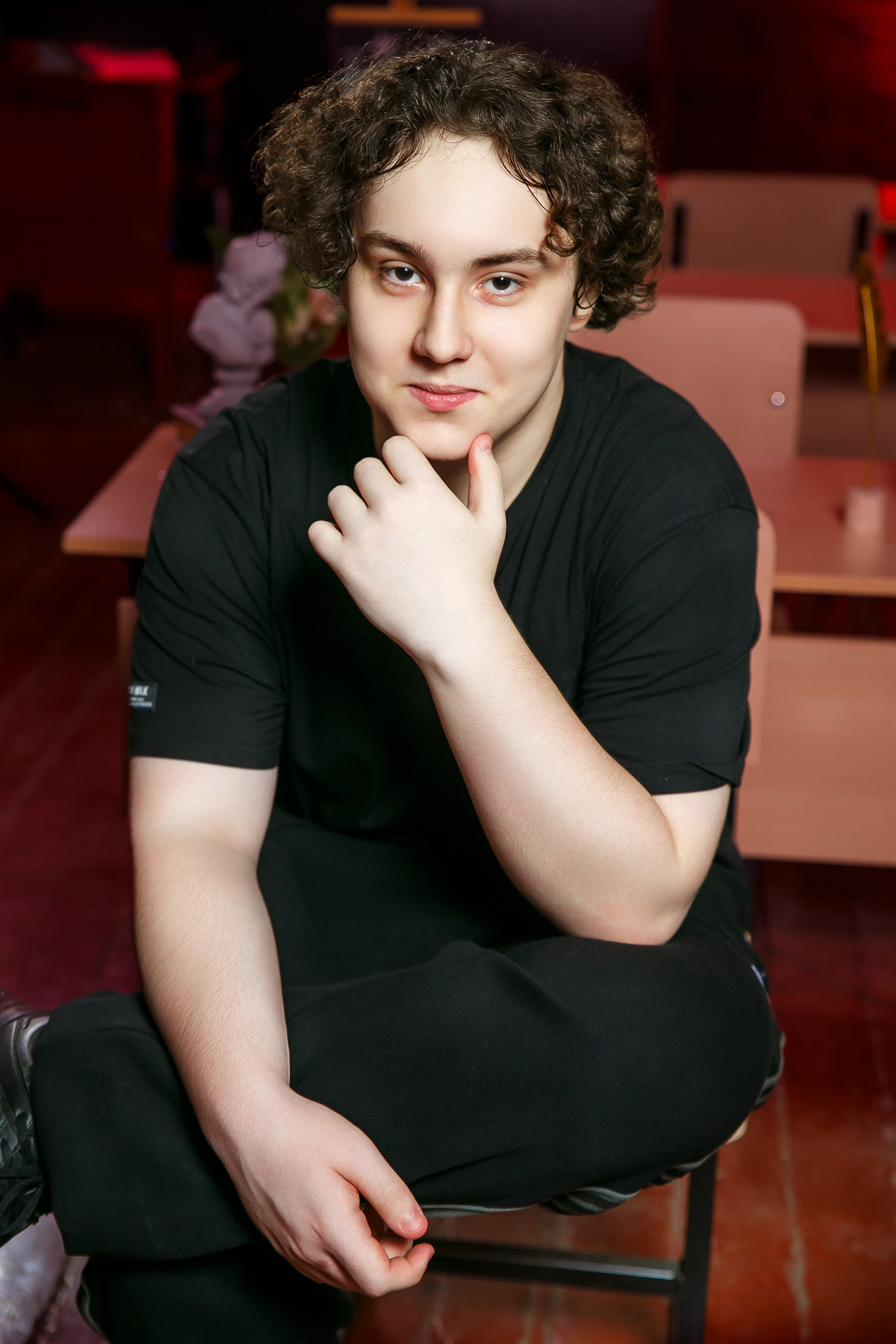 МОДЕРН. Выпускные альбомы в Донецке и ДНР. Фотограф Донецк и ДНР