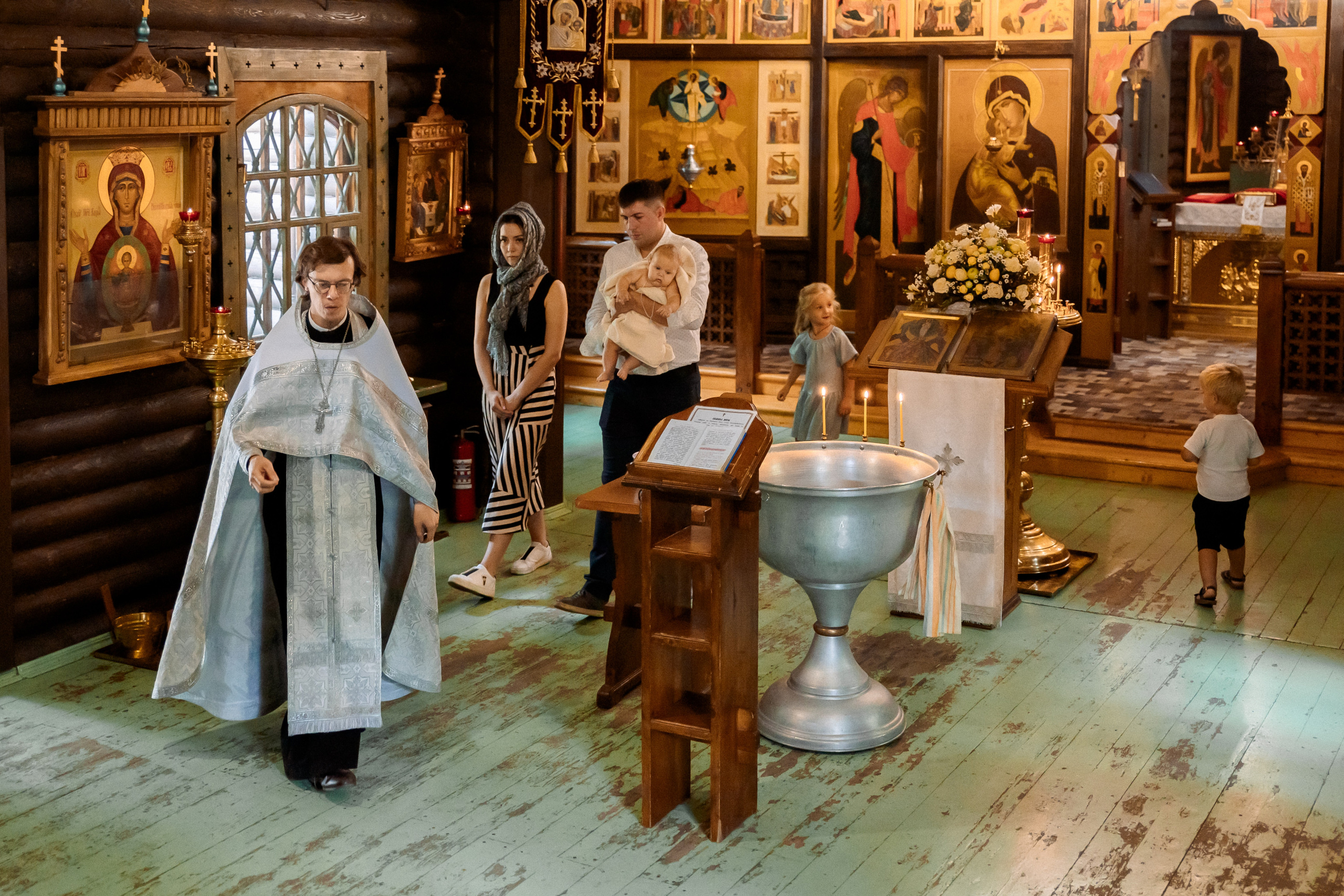 Таинство Крещения Макара. Семьи, портреты, школьные съемки. Фотограф Лагутина Елена. Москва