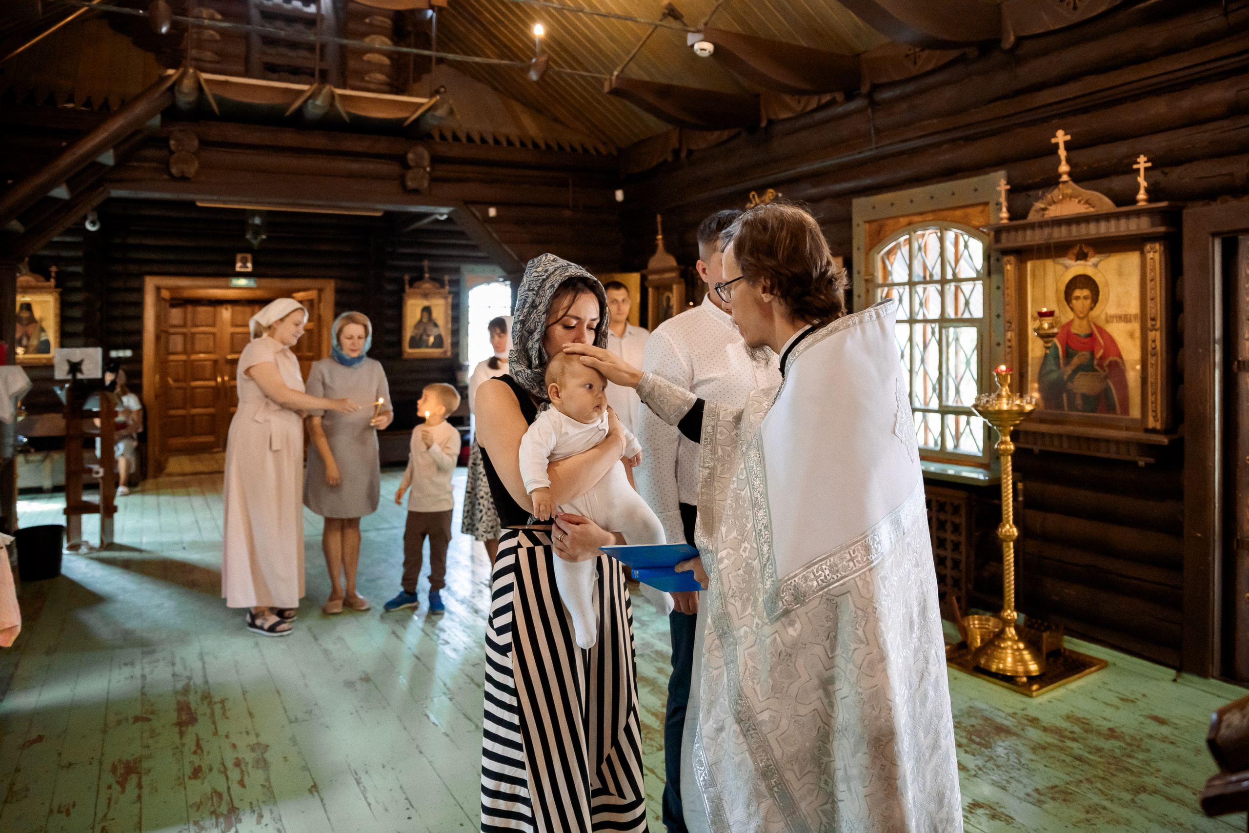 Таинство Крещения Макара. Семьи, портреты, школьные съемки. Фотограф Лагутина Елена. Москва