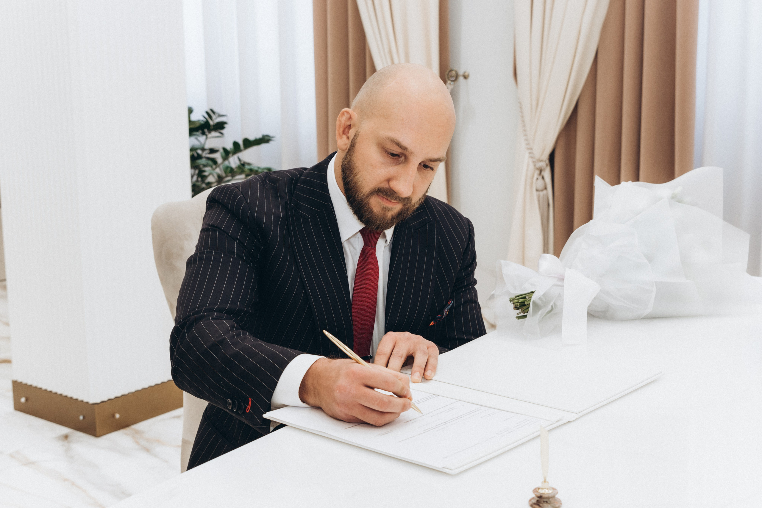 Утро и роспись Виктора и Марии. Ваш фотограф в Одинцовском районе и Москве