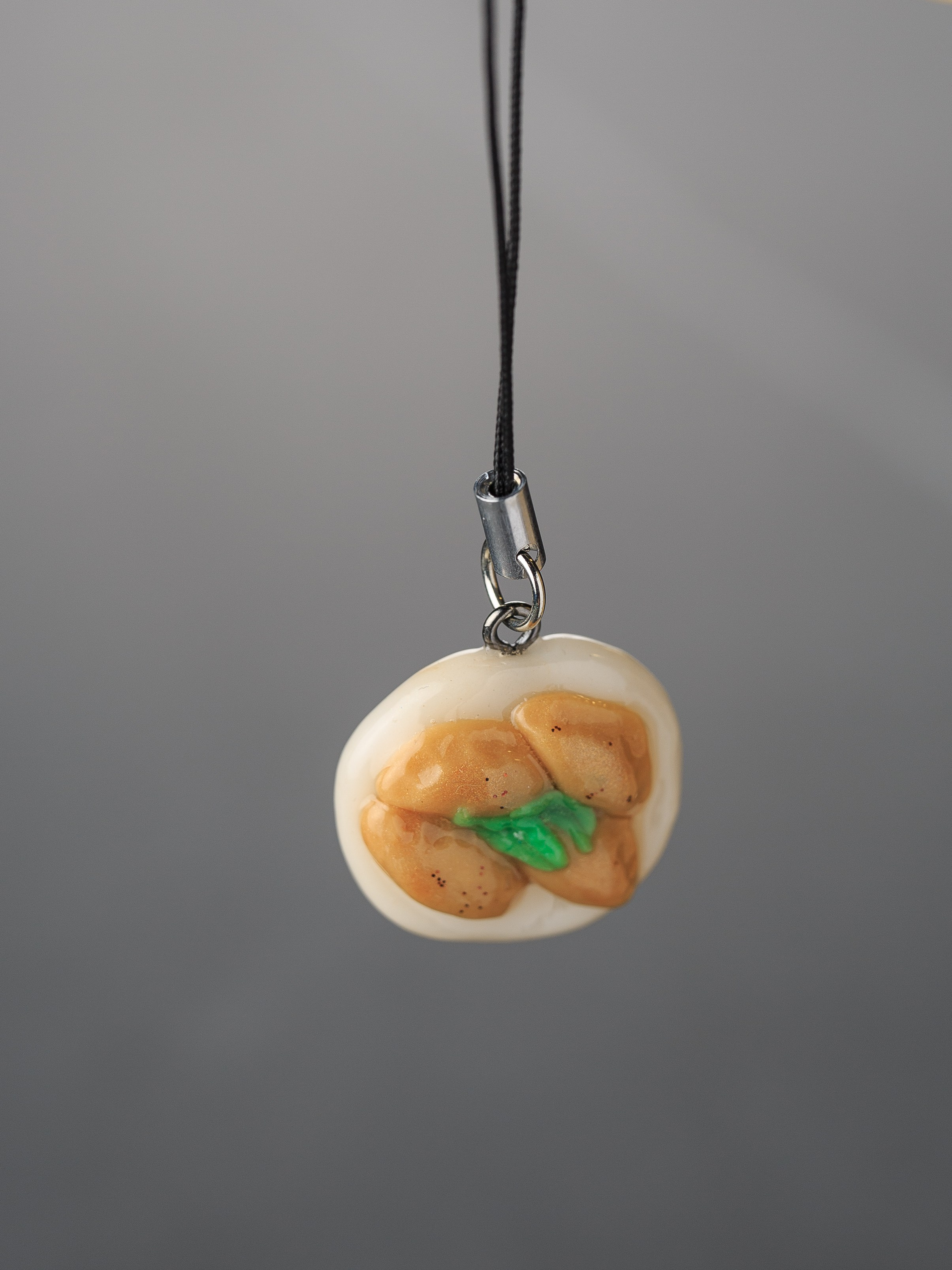 Кулоны и подвески. Творческая мастерская MimikaShop в г. Анапа