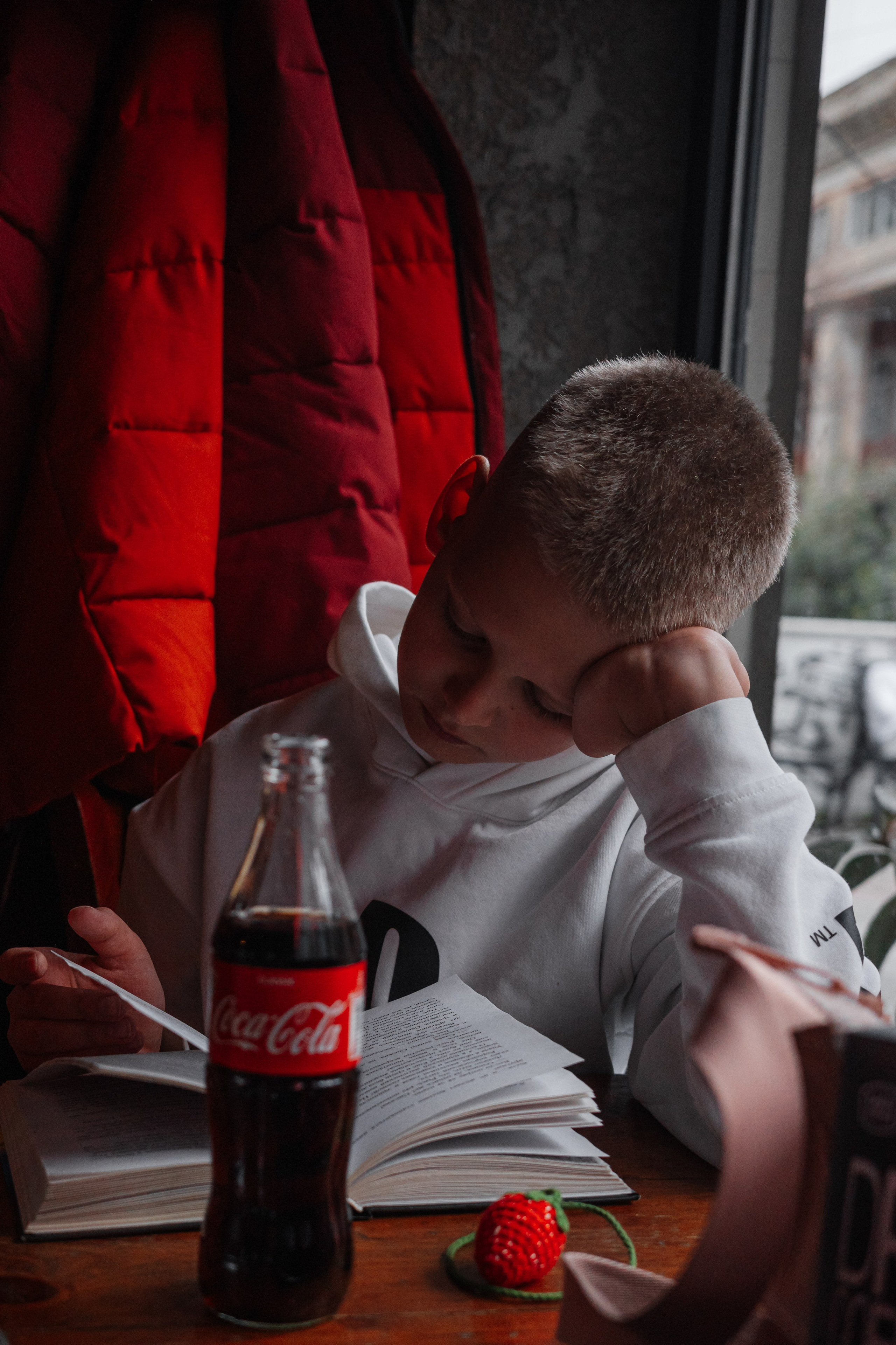 WALKING AROUND TOWN. ANASTASIA SYUTKINA PHOTOGRAPHY