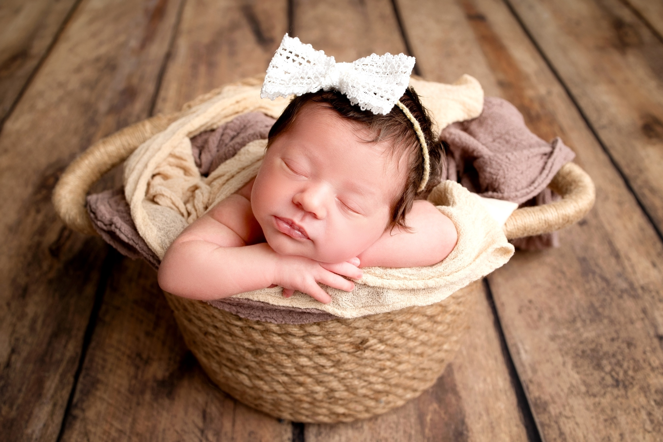 Нежная и милая фотосессия первых дней жизни Вашего ребенка в Минске. Фотограф новорождённых Минск — стоимость newborn фотосессии в Минске