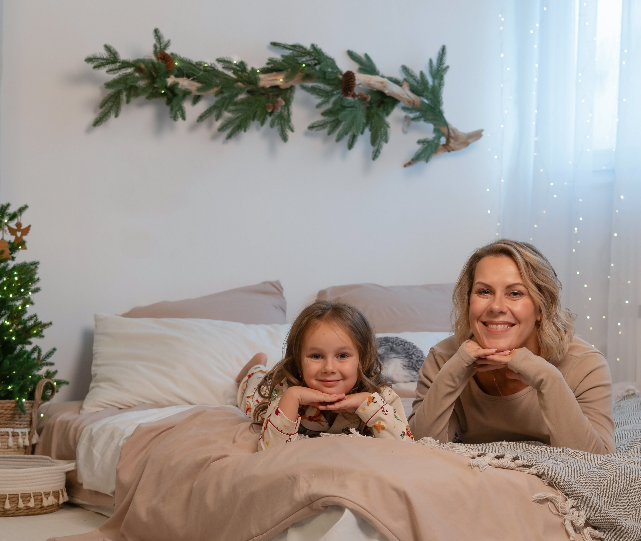 Семейная новогодняя фотосессия в студии Краснообск Новосибирск