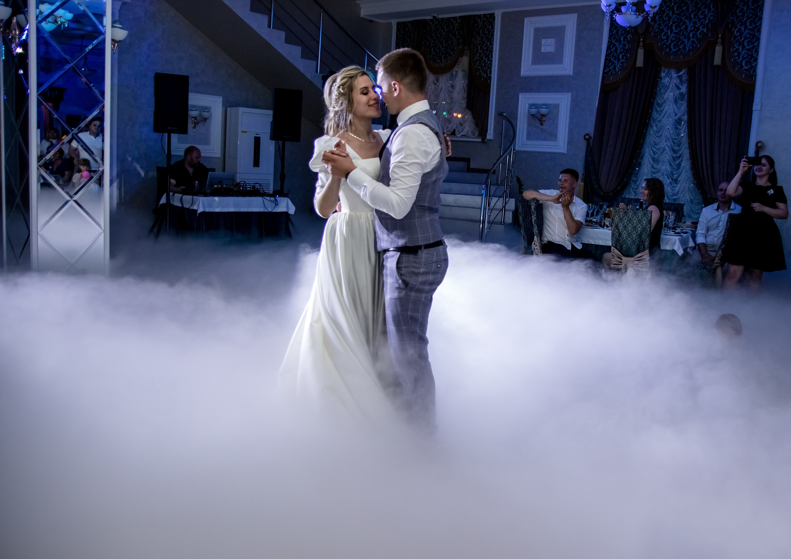 Спецэффекты. Организатор праздников. Ведущая Марина Гребенникова