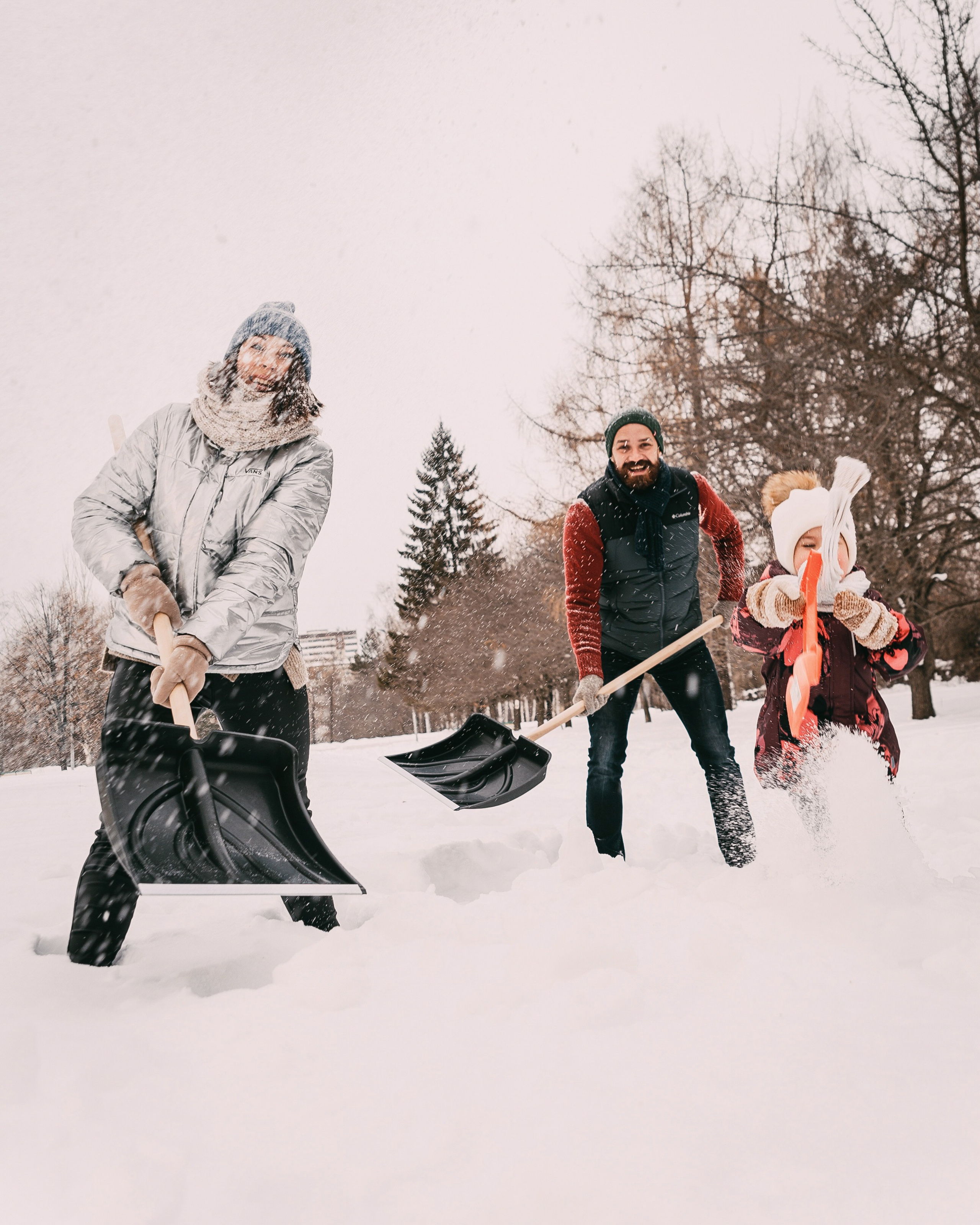 Тренды новогодних съемок 2025. Фотограф в Екатеринбурге Артём Зайнетдинов