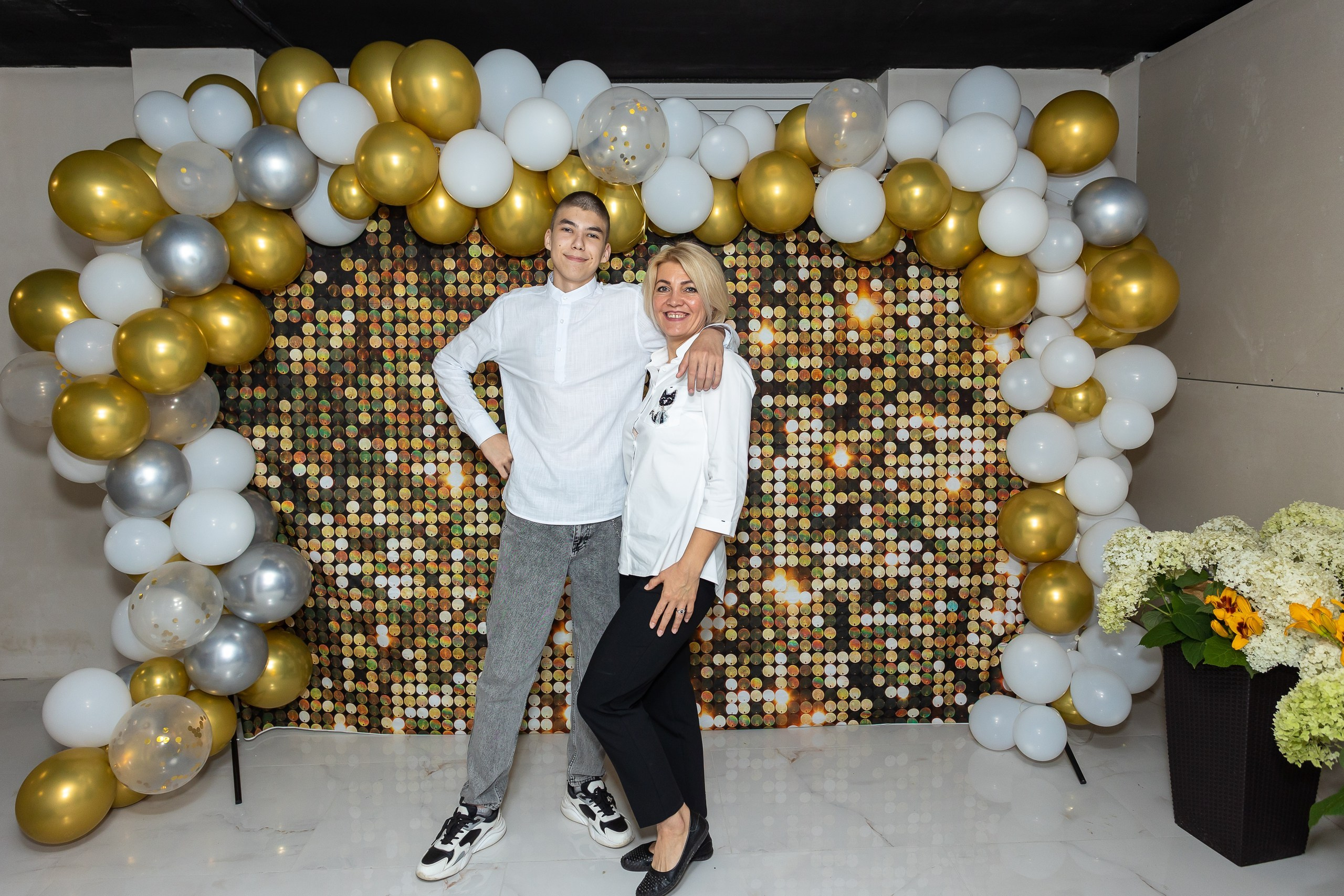 Вручение аттестата и выпускной вечер. Выпускные альбомы Майкоп, Краснодар Елена Золотарева