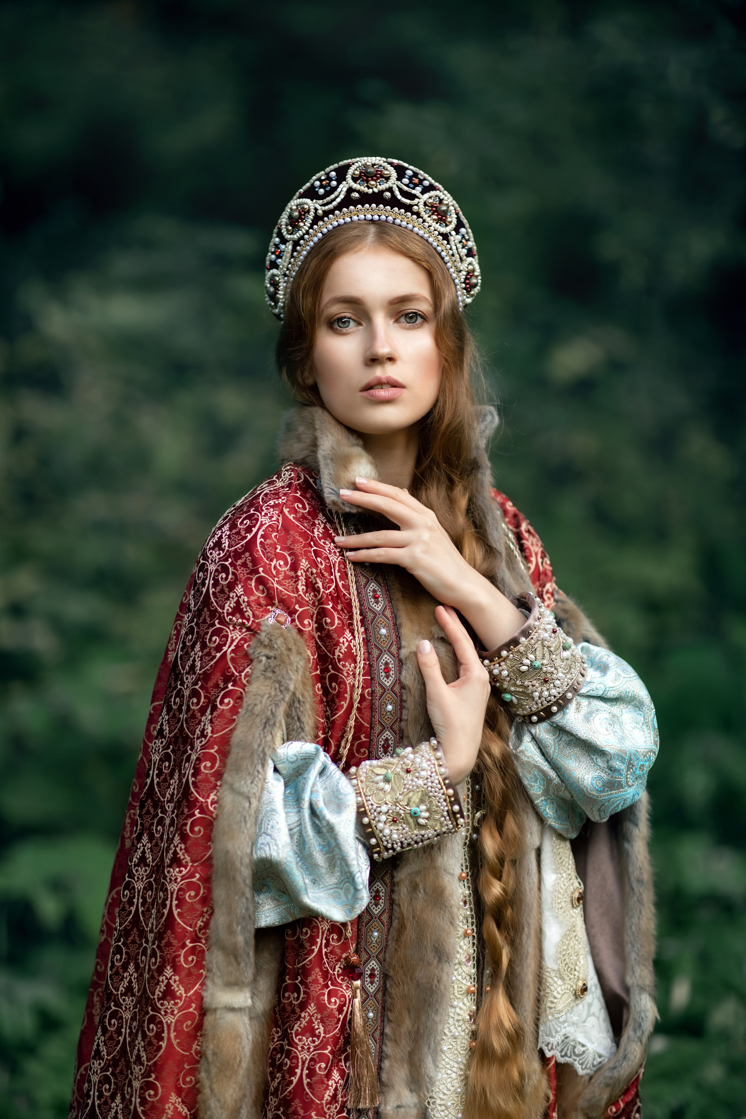 A3. Дизайнер костюмов и украшений, фотограф