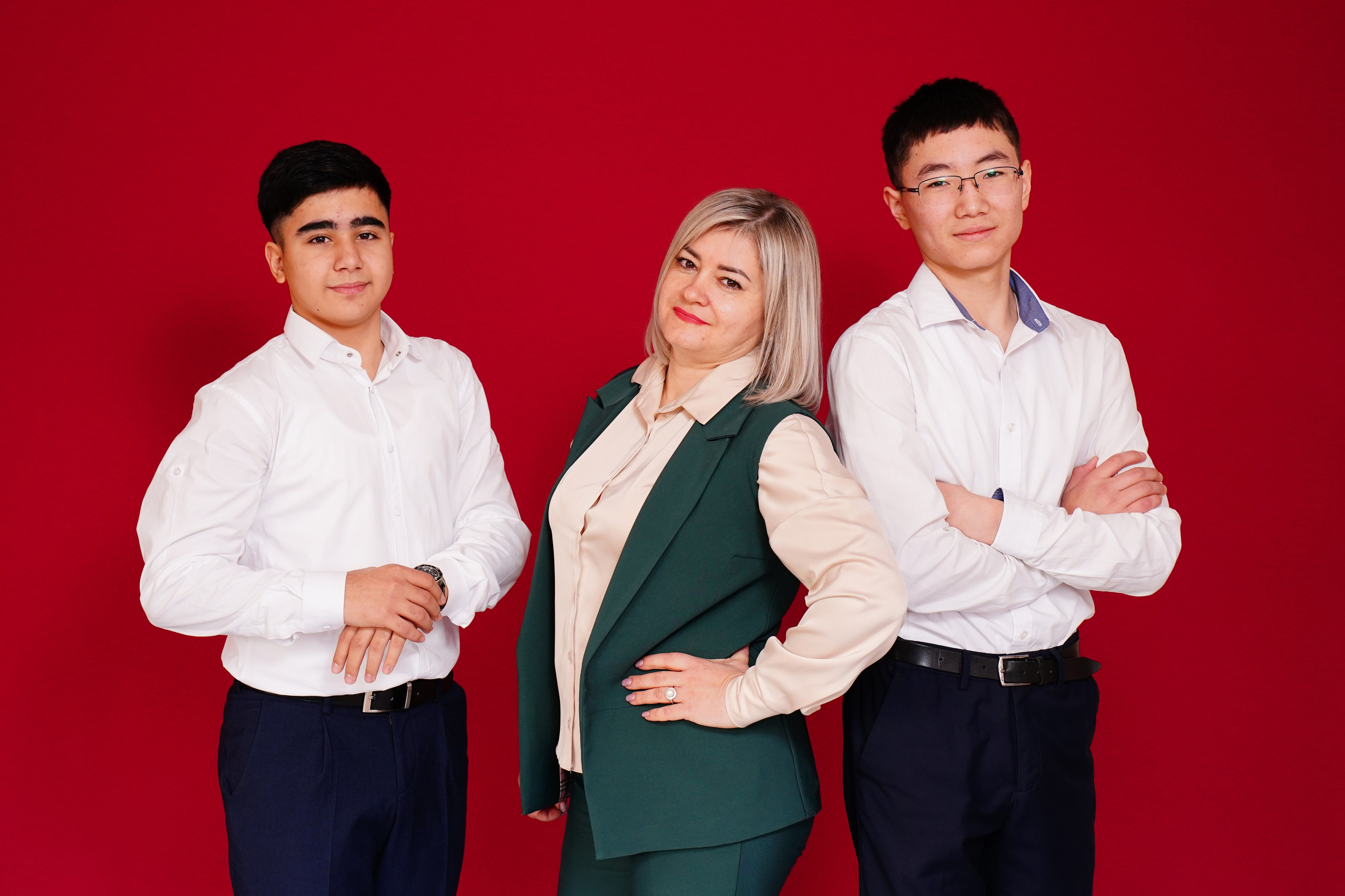 Мелкие группы / старшие классы. MEMENTO.Выпускные альбомы, школьные, юбилейные и другие книги. Ростов-на-Дону