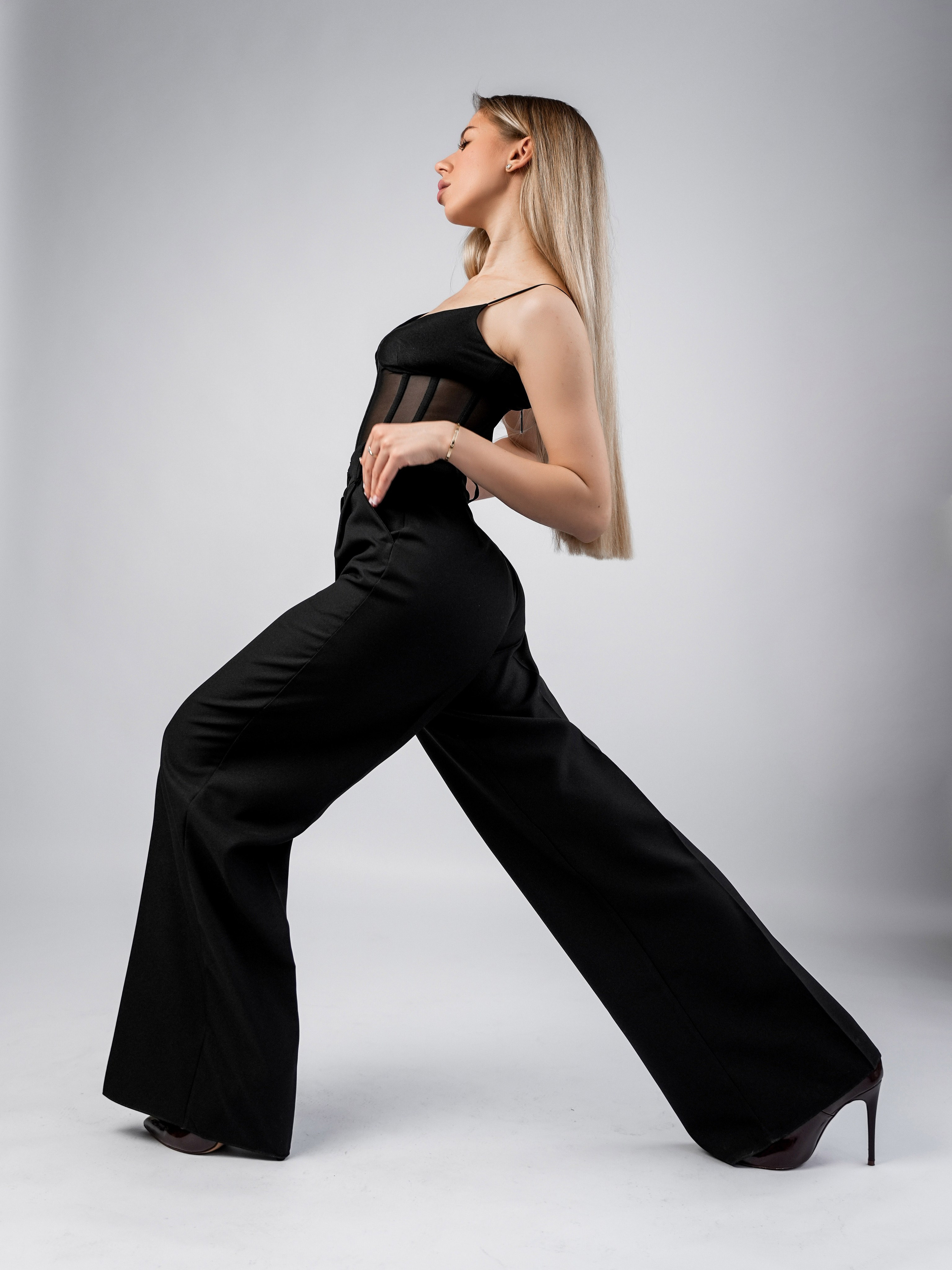 Съёмка брюк для wildberries. Фотограф в Смоленске Ольга Давыдова