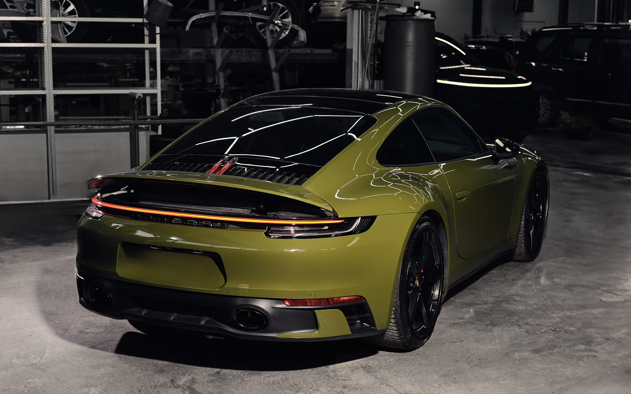 Porsche Khaki green. Рекламная фото и видео съёмка в Екатеринбурге