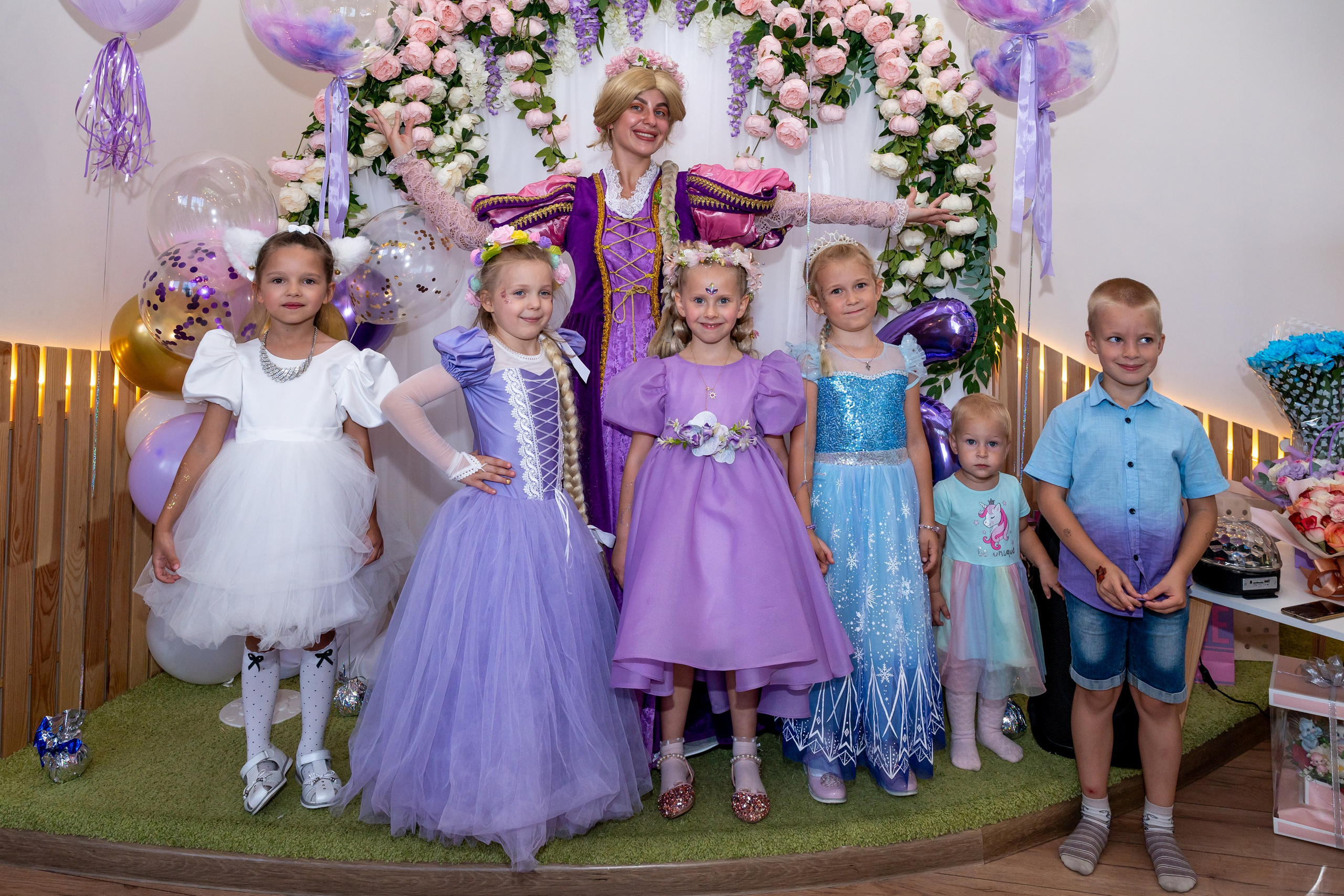 ДР в лофте с фокусником