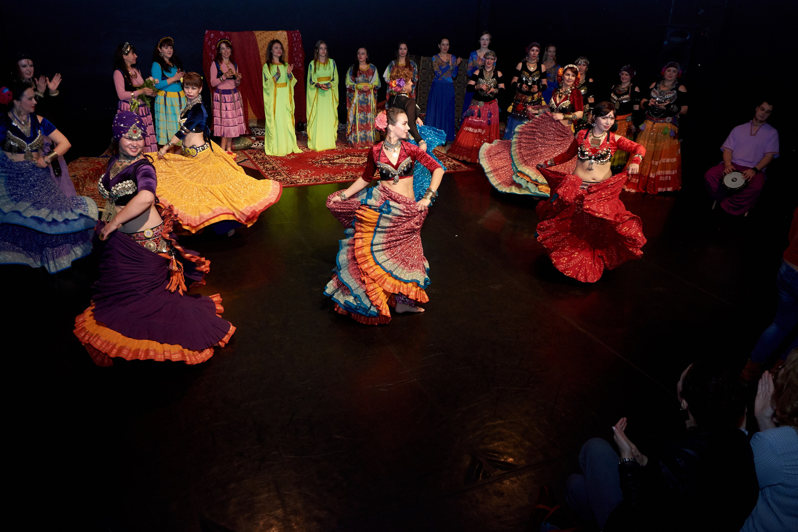 Город танцующего народа. Ольга Чёкотова (Фотограф Кострома)