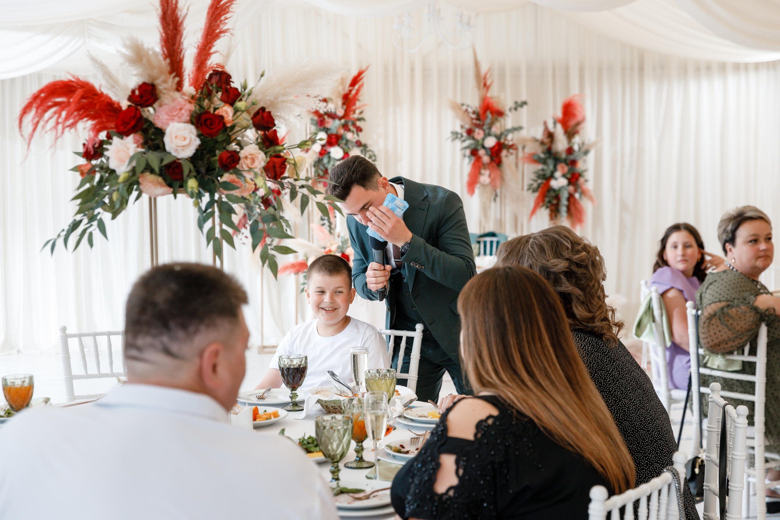 Южная терраса с бордовыми акцентами. Анонс свадьбы Анастасии и Ивана. Свадебный фотограф в Крыму и Севастополе Ольга Баскакова