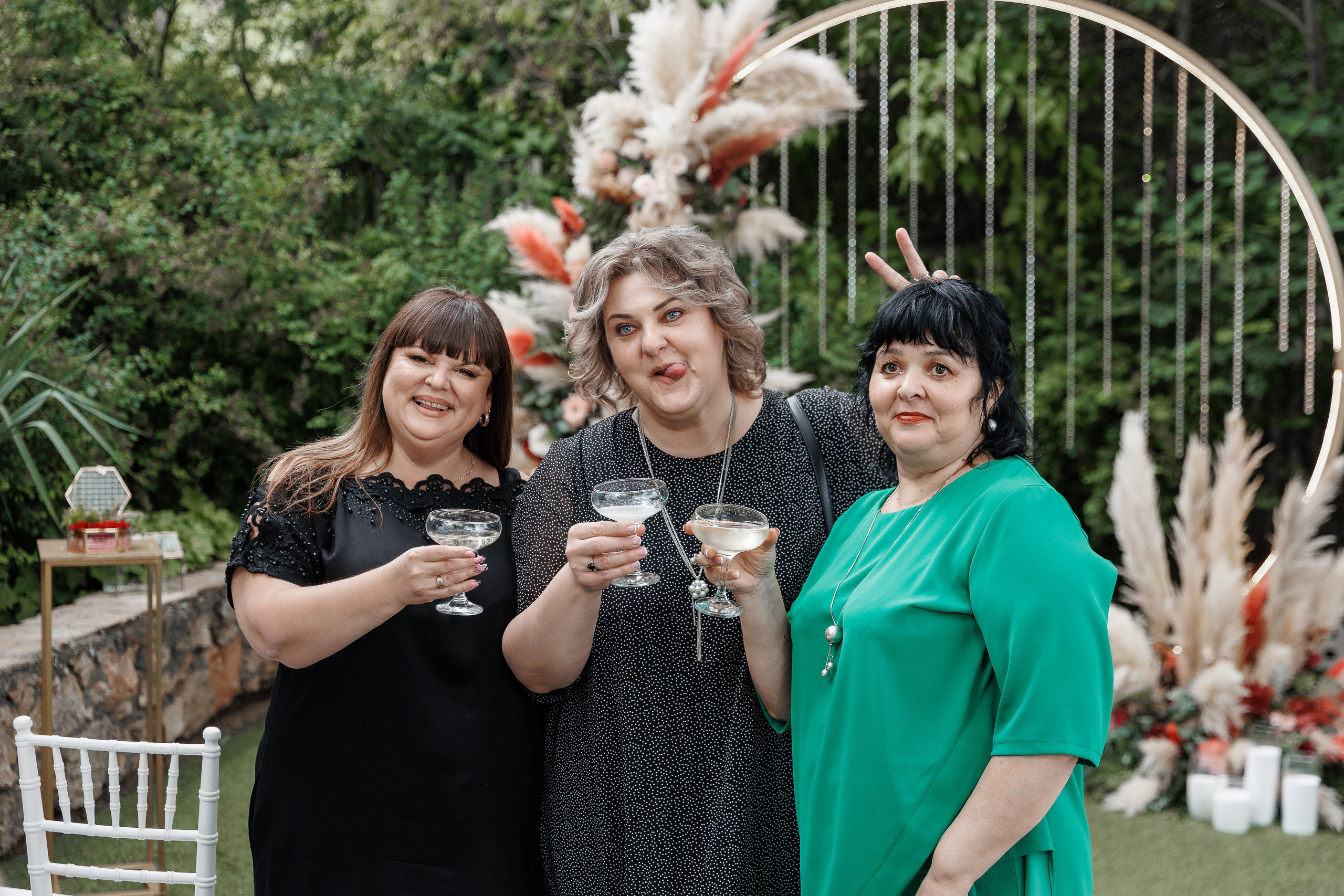 Южная терраса с бордовыми акцентами. Анонс свадьбы Анастасии и Ивана. Свадебный фотограф в Крыму и Севастополе Ольга Баскакова