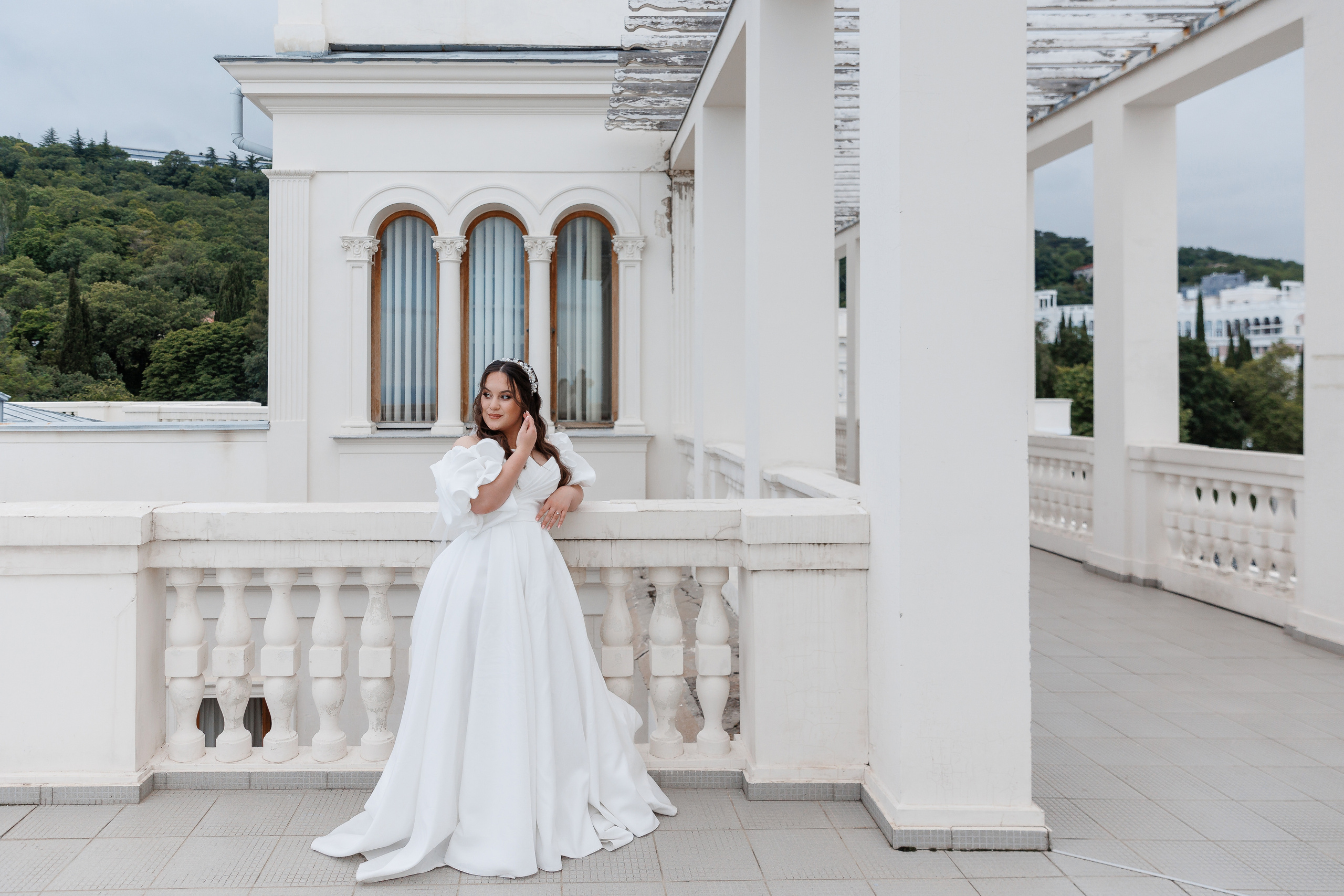 Южная терраса с бордовыми акцентами. Анонс свадьбы Анастасии и Ивана. Свадебный фотограф в Крыму и Севастополе Ольга Баскакова