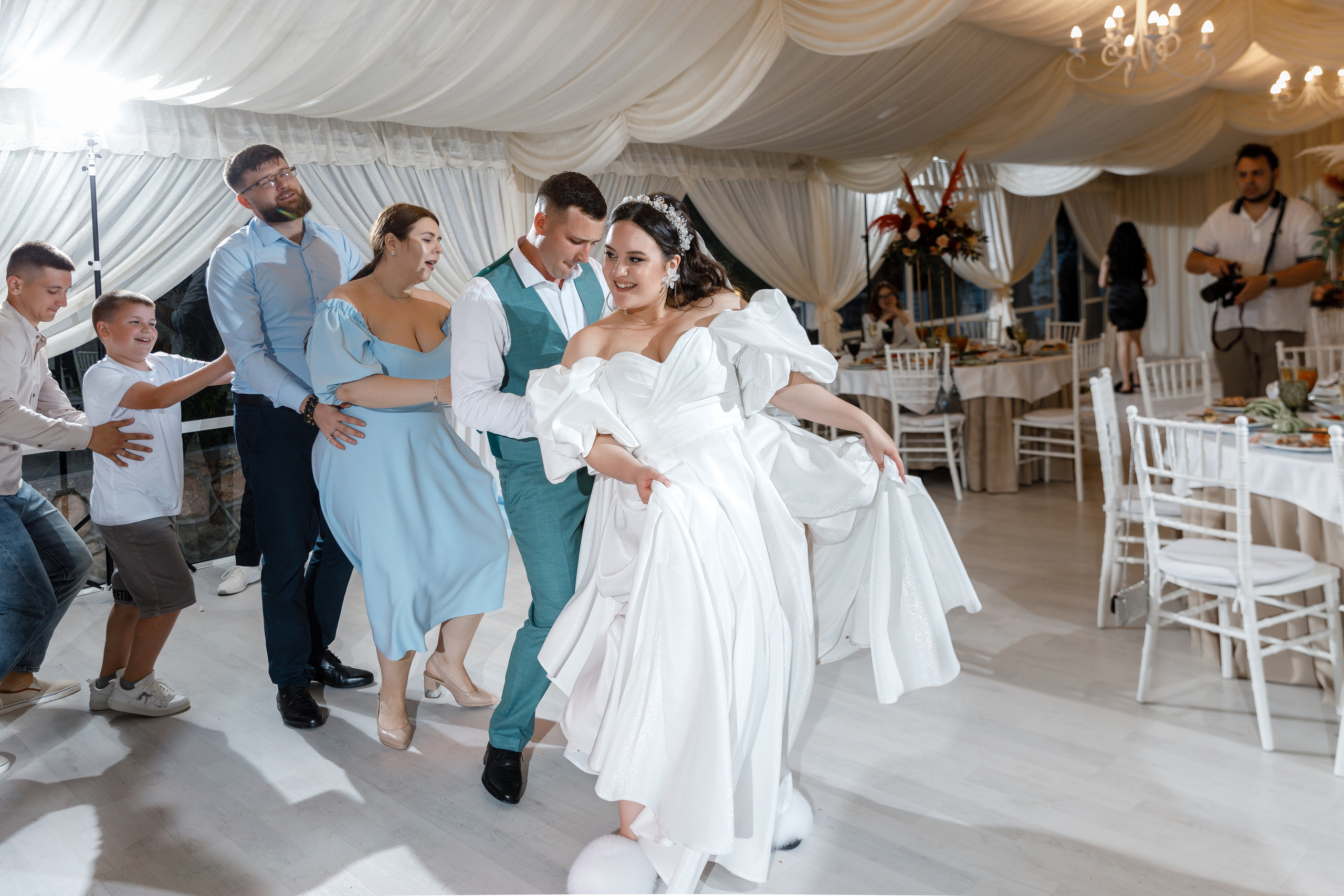 Южная терраса с бордовыми акцентами. Анонс свадьбы Анастасии и Ивана. Свадебный фотограф в Крыму и Севастополе Ольга Баскакова