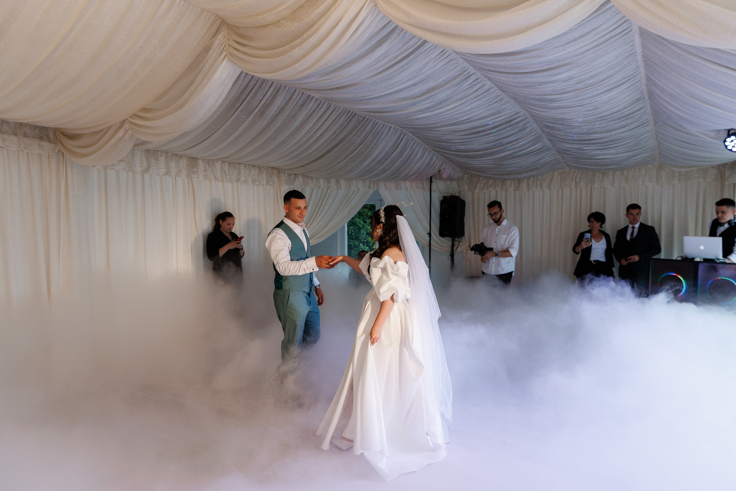 Южная терраса с бордовыми акцентами. Анонс свадьбы Анастасии и Ивана. Свадебный фотограф в Крыму и Севастополе Ольга Баскакова