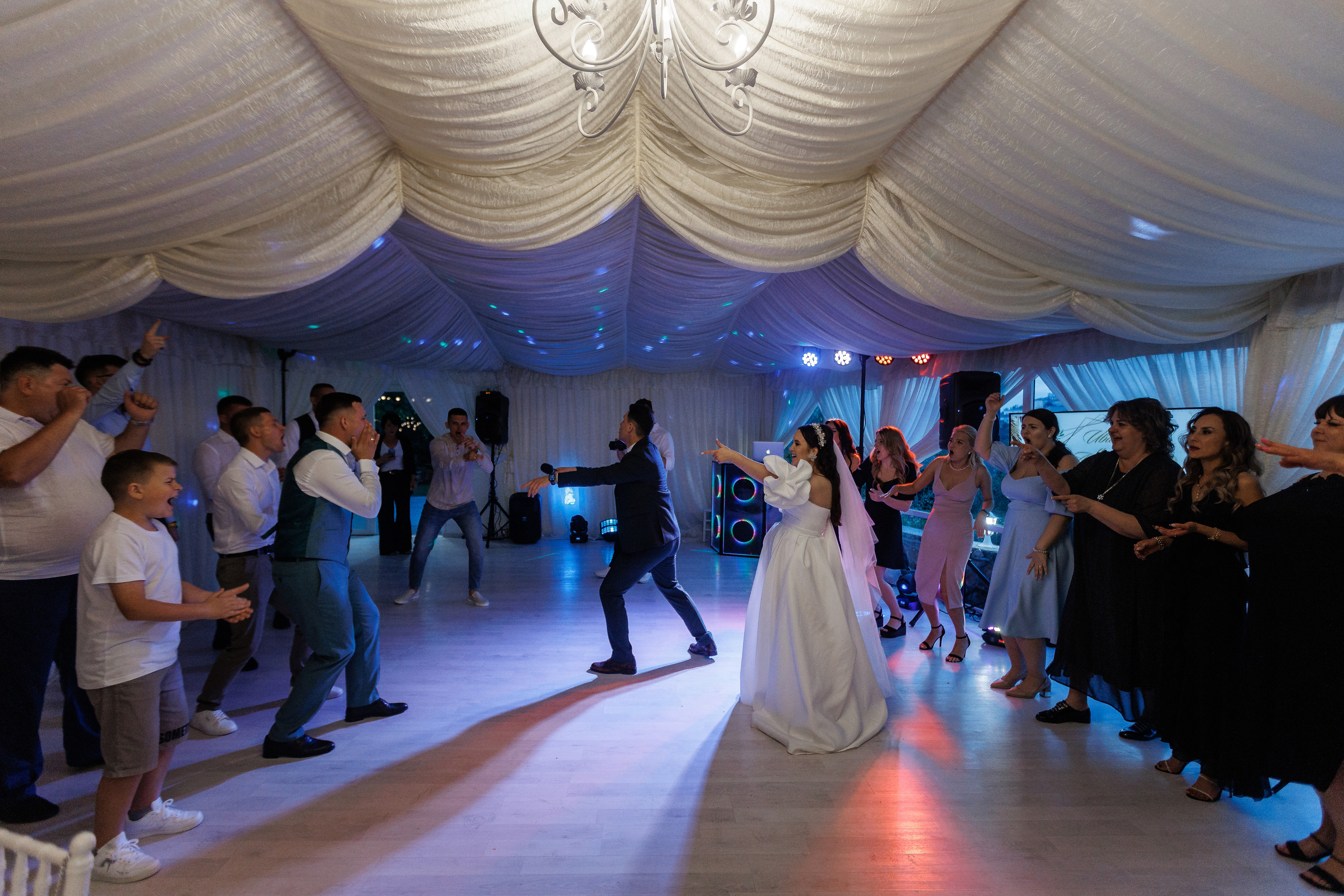 Южная терраса с бордовыми акцентами. Анонс свадьбы Анастасии и Ивана. Свадебный фотограф в Крыму и Севастополе Ольга Баскакова