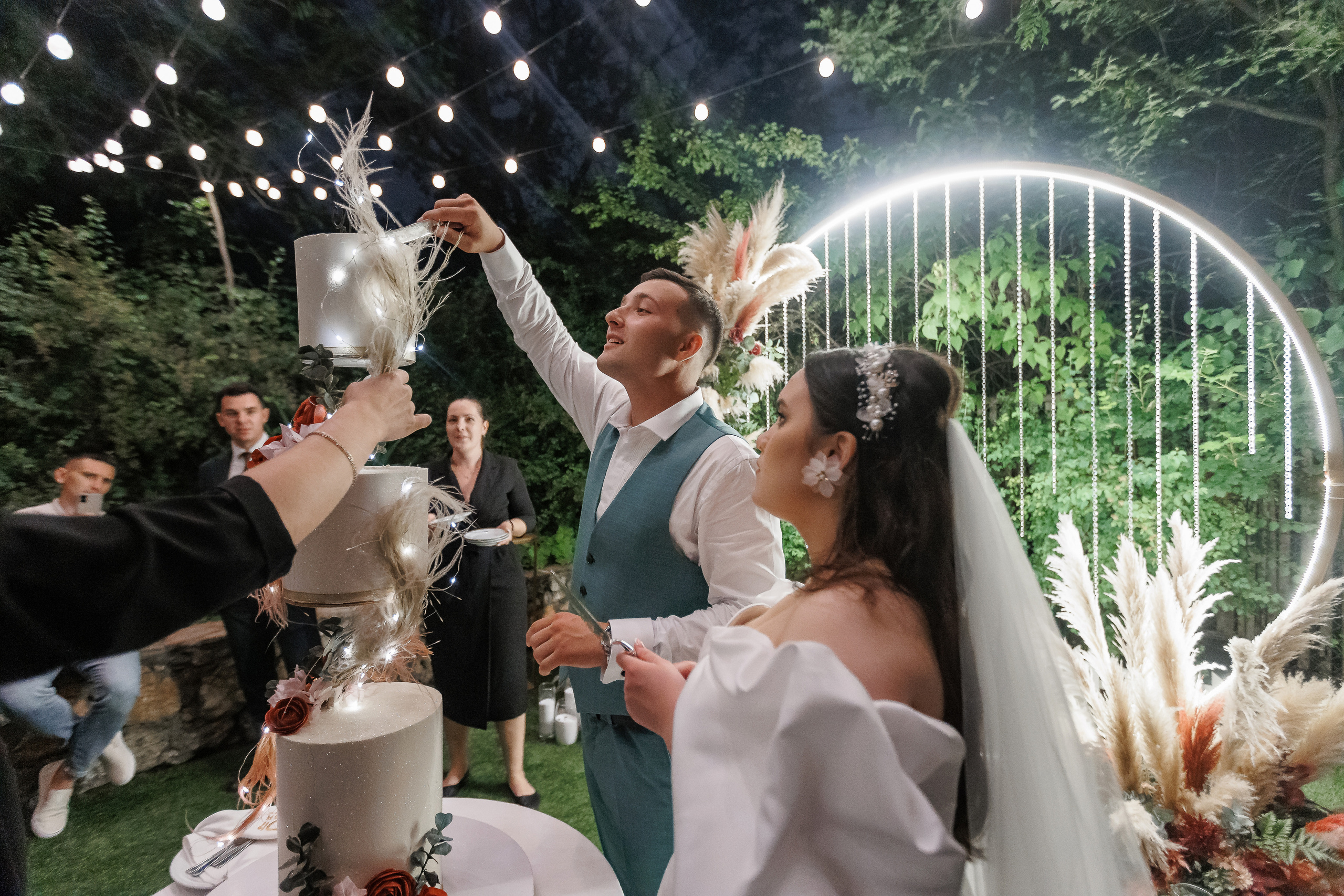 Южная терраса с бордовыми акцентами. Анонс свадьбы Анастасии и Ивана. Свадебный фотограф в Крыму и Севастополе Ольга Баскакова