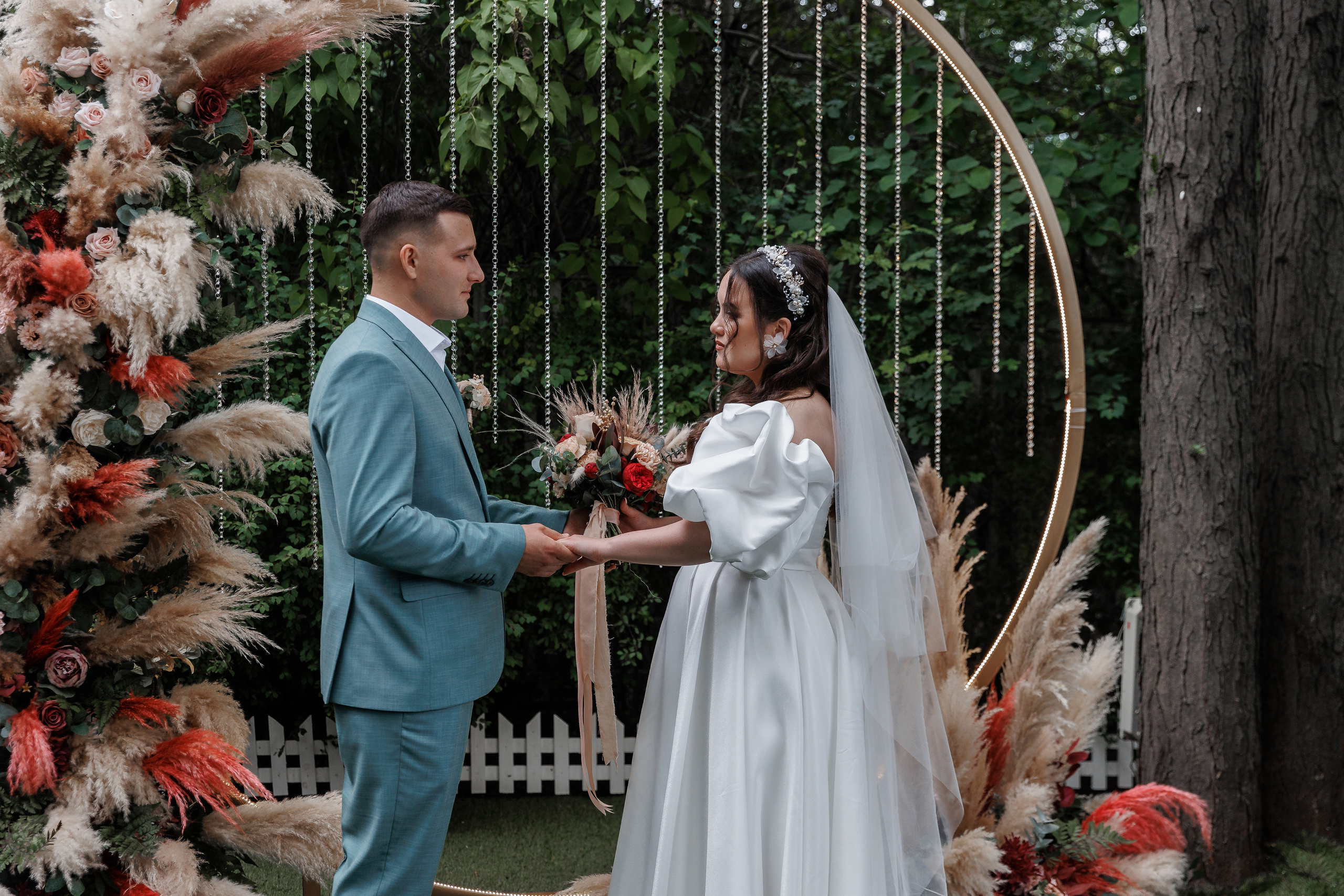 Южная терраса с бордовыми акцентами. Анонс свадьбы Анастасии и Ивана. Свадебный фотограф в Крыму и Севастополе Ольга Баскакова