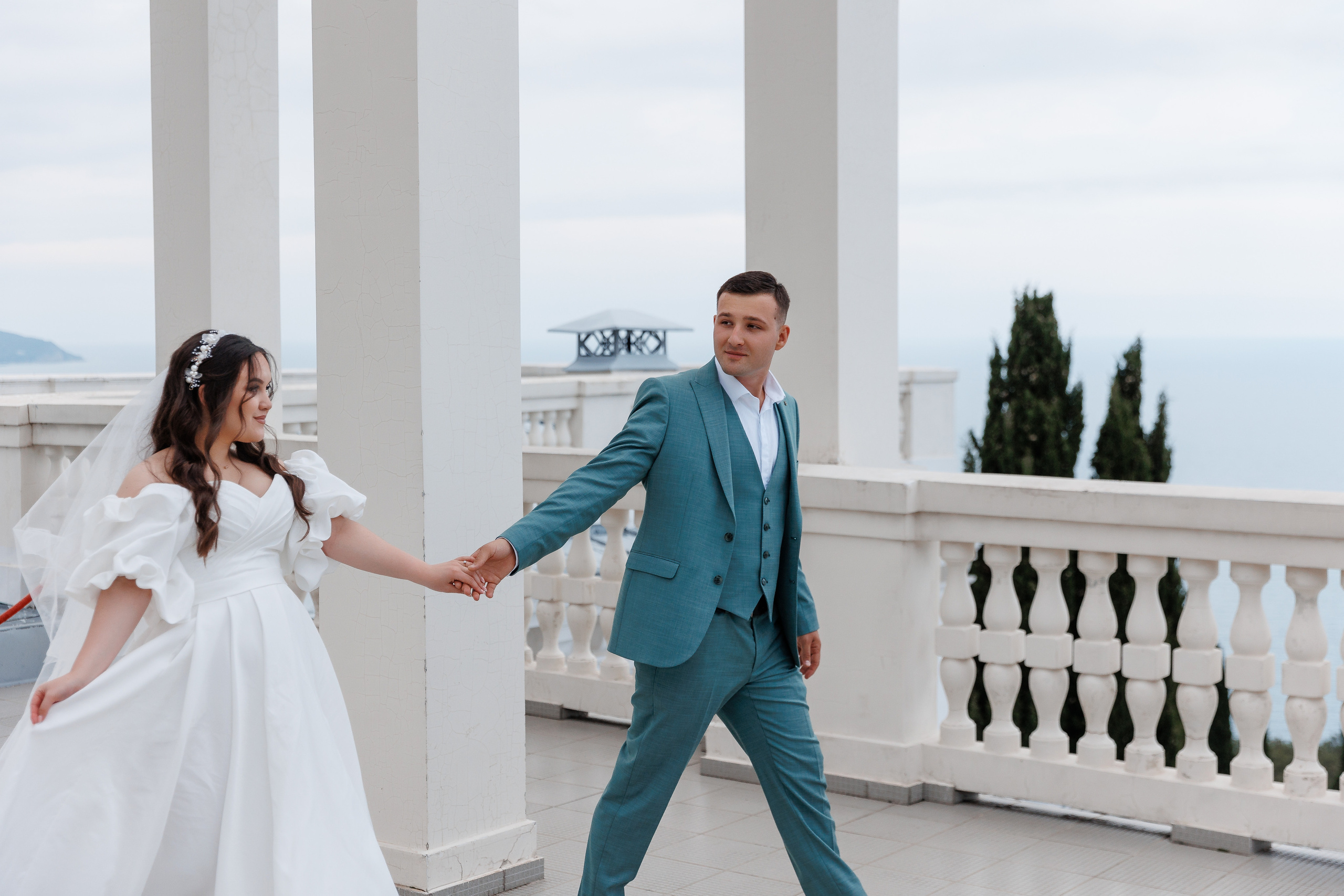 Южная терраса с бордовыми акцентами. Анонс свадьбы Анастасии и Ивана. Свадебный фотограф в Крыму и Севастополе Ольга Баскакова