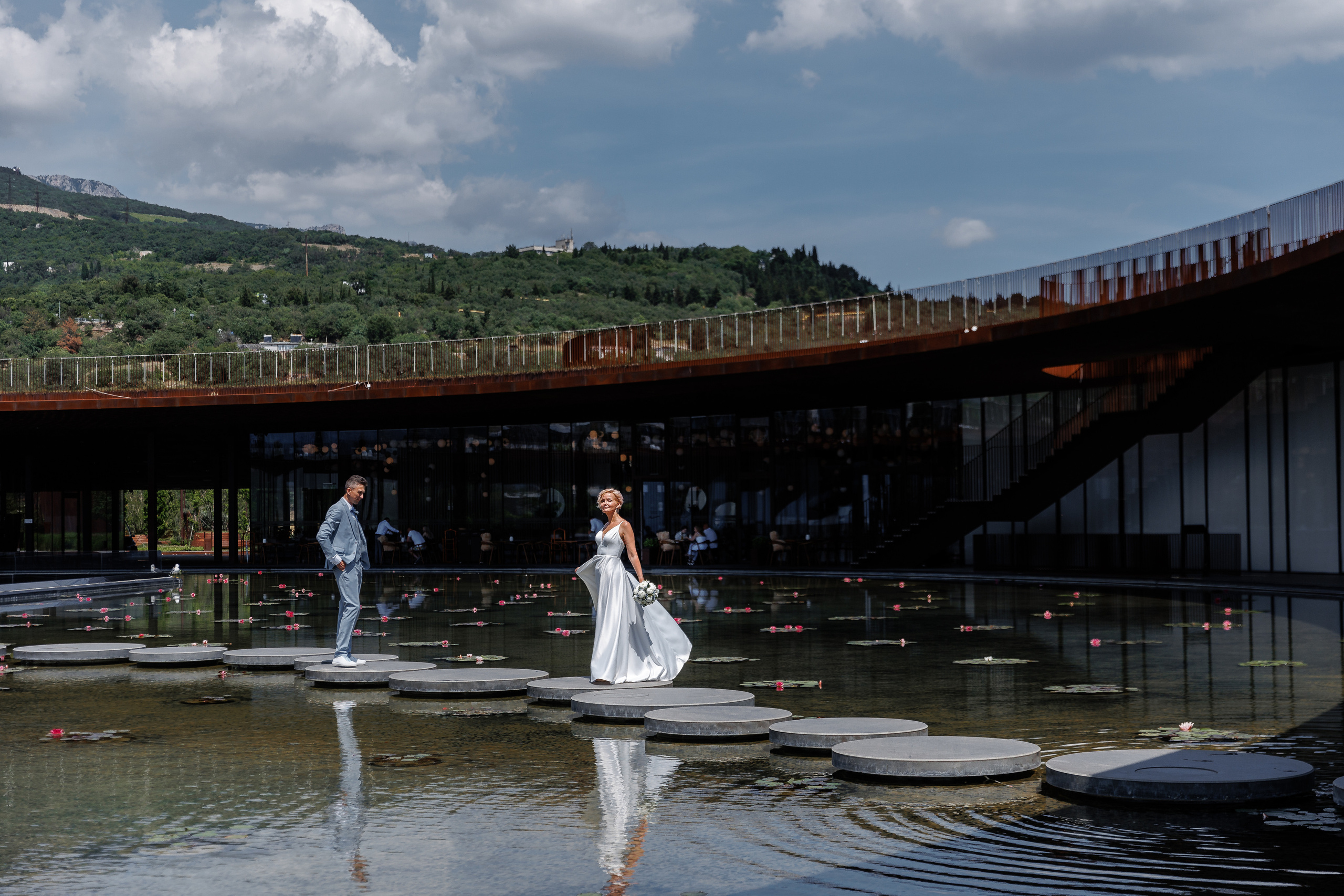 Ялта и Винный парк. Анонс свадьбы Дмитрия и Анны. Свадебный фотограф в Крыму и Севастополе Ольга Баскакова