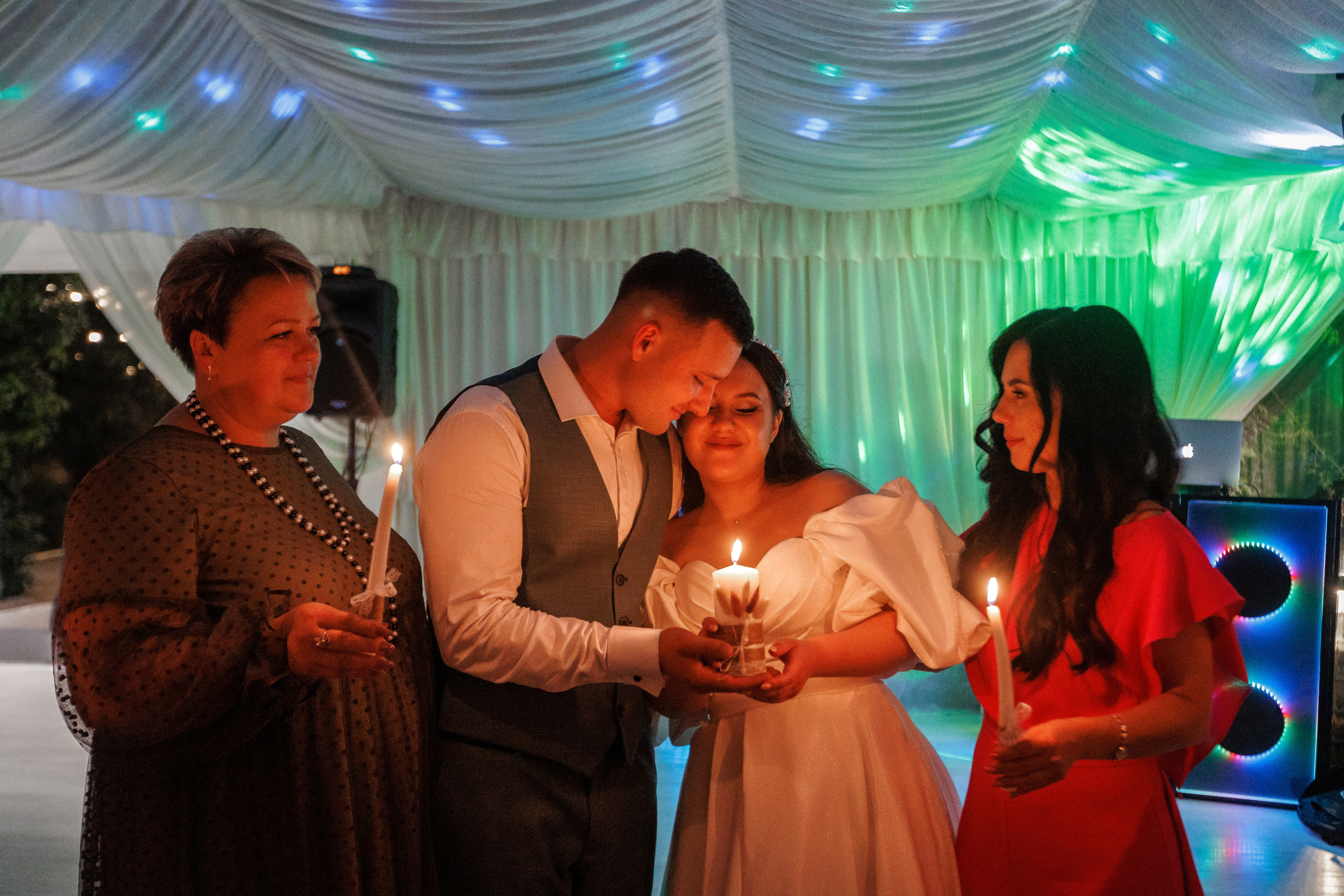 Южная терраса с бордовыми акцентами. Анонс свадьбы Анастасии и Ивана. Свадебный фотограф в Крыму и Севастополе Ольга Баскакова