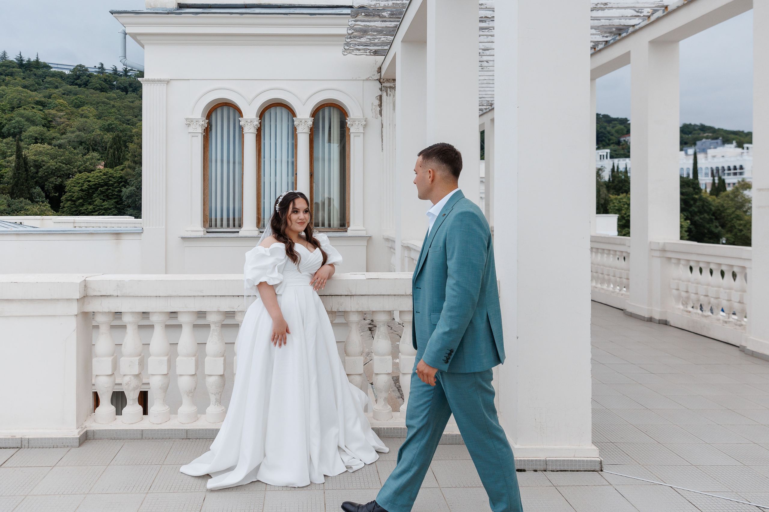 Южная терраса с бордовыми акцентами. Анонс свадьбы Анастасии и Ивана. Свадебный фотограф в Крыму и Севастополе Ольга Баскакова